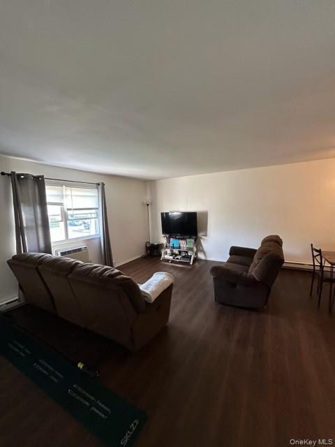 17 White Gate Road G Property Photo 5
