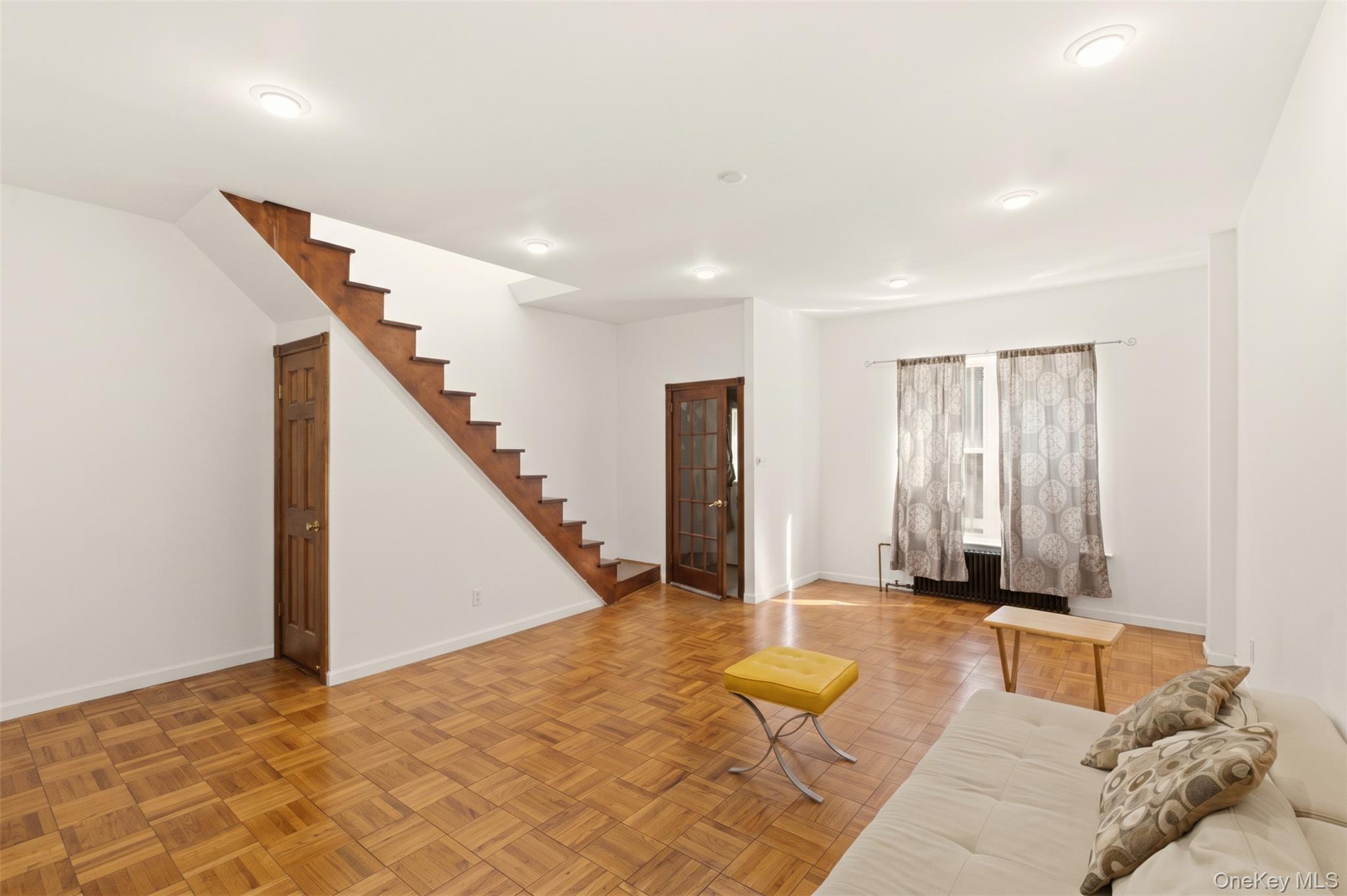 2239 Tiebout Avenue Property Photo 4