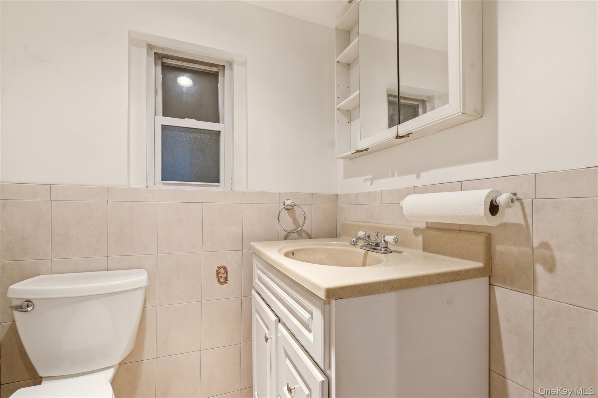 2239 Tiebout Avenue Property Photo 12
