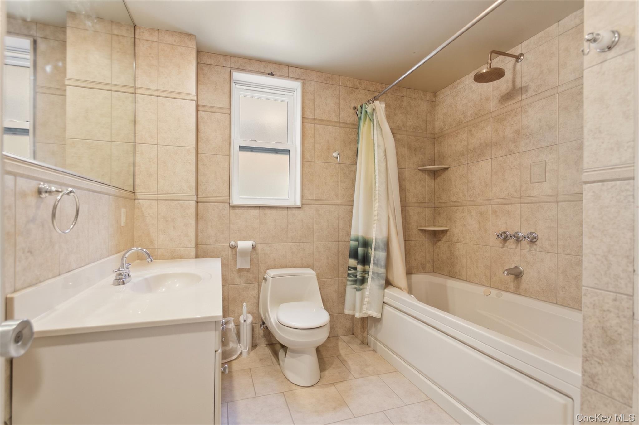 2239 Tiebout Avenue Property Photo 13