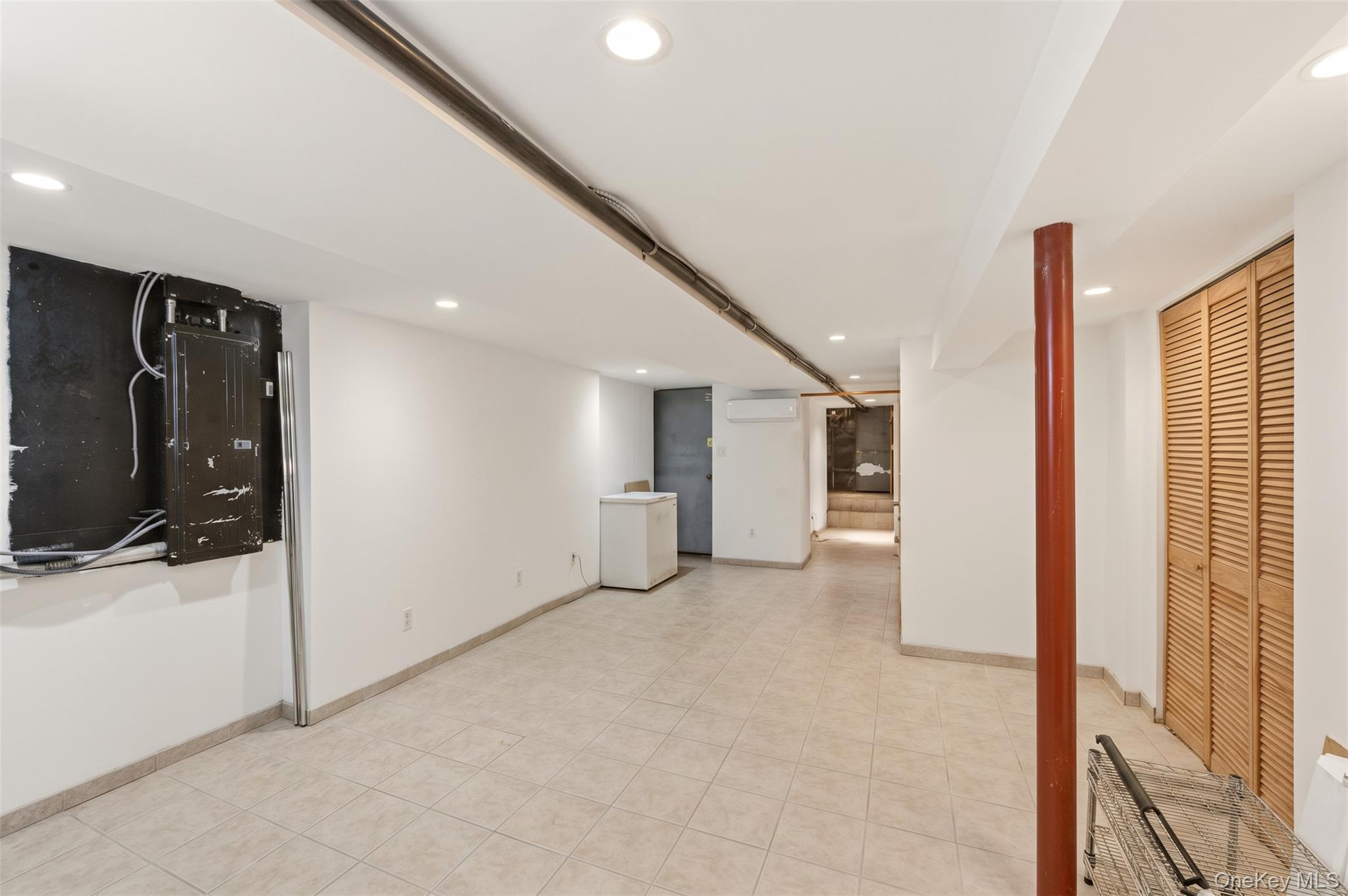 2239 Tiebout Avenue Property Photo 16