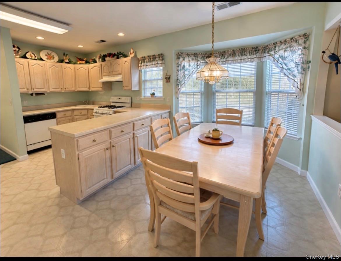 33 Perri Circle Property Photo 5
