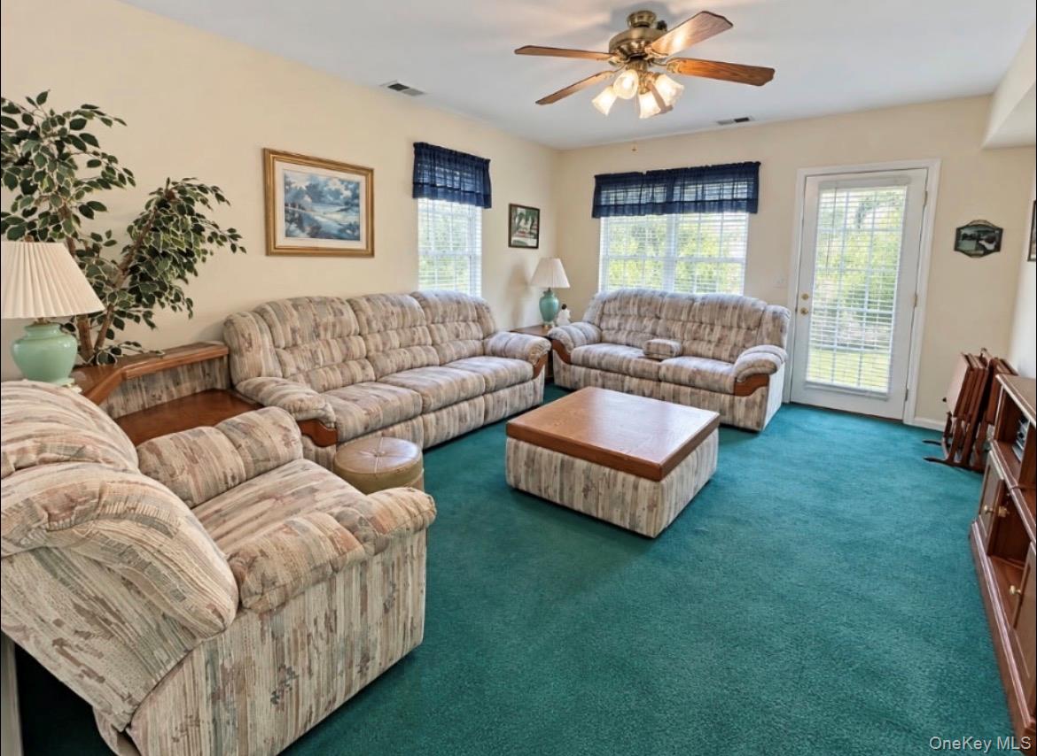 33 Perri Circle Property Photo 7
