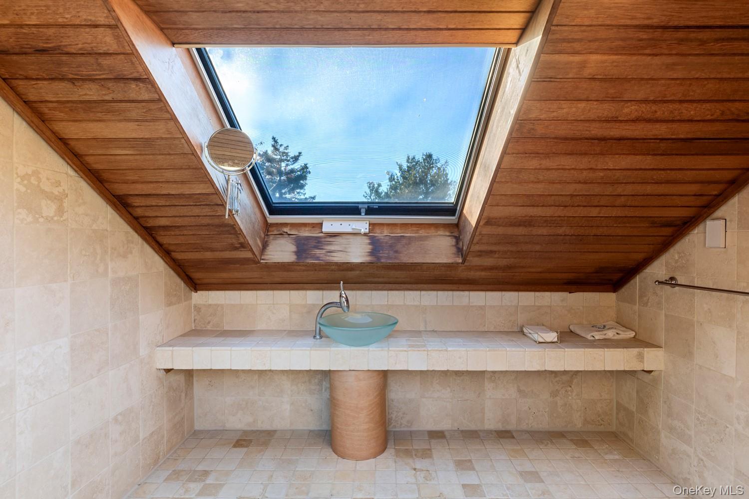 6 Arbutus Path Property Photo 32