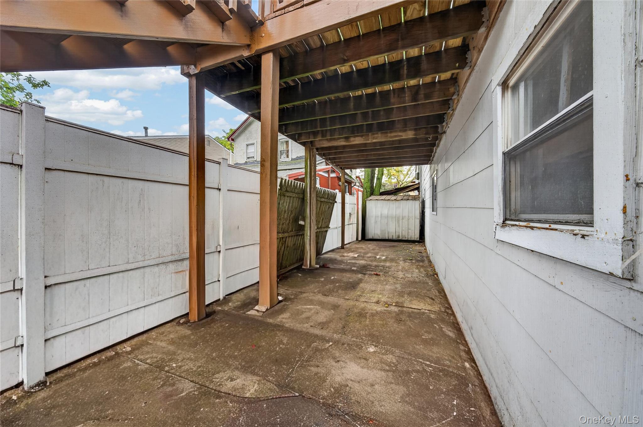 147- 53 Weller Lane Property Photo 31
