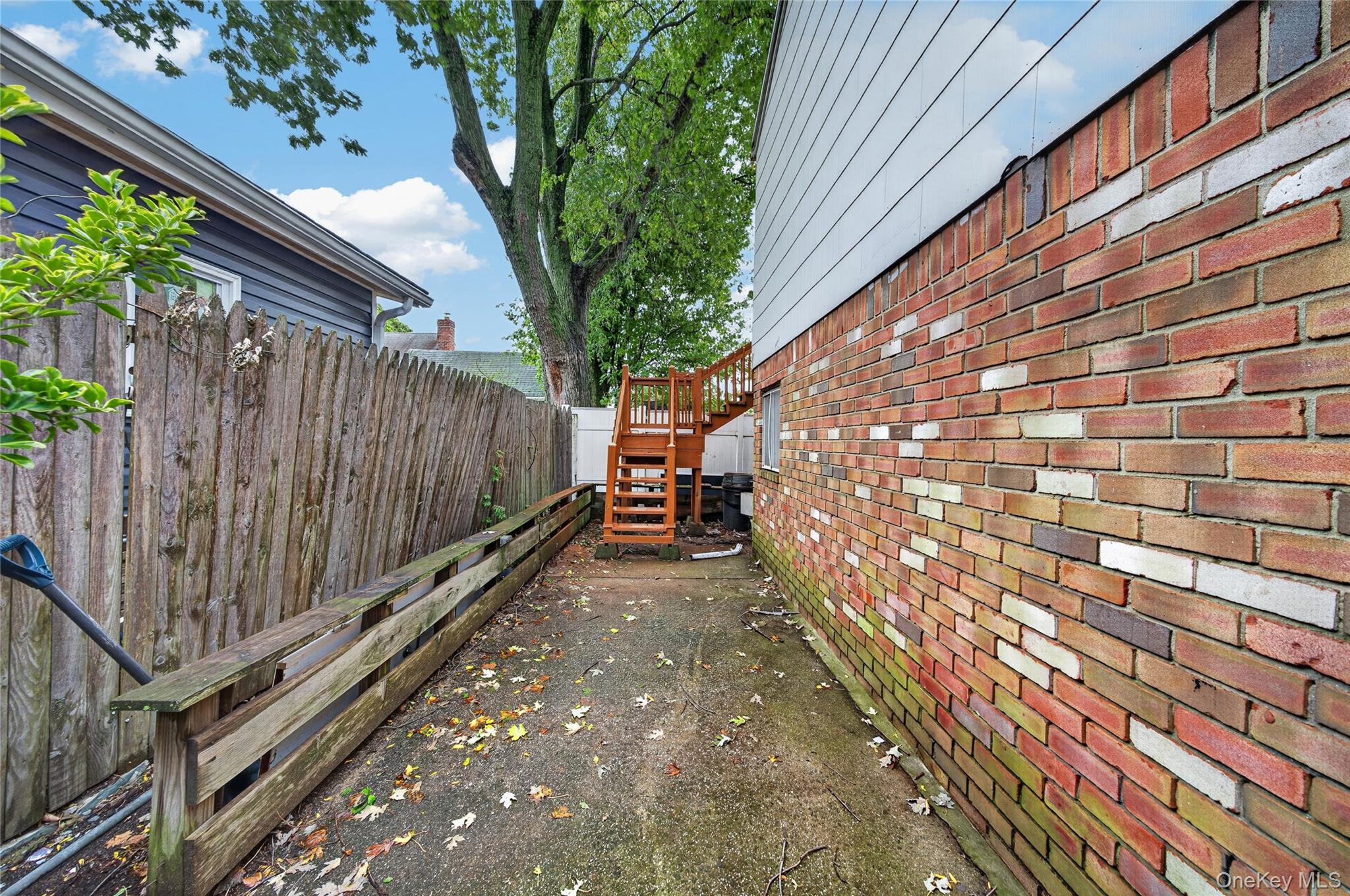 147- 53 Weller Lane Property Photo 33
