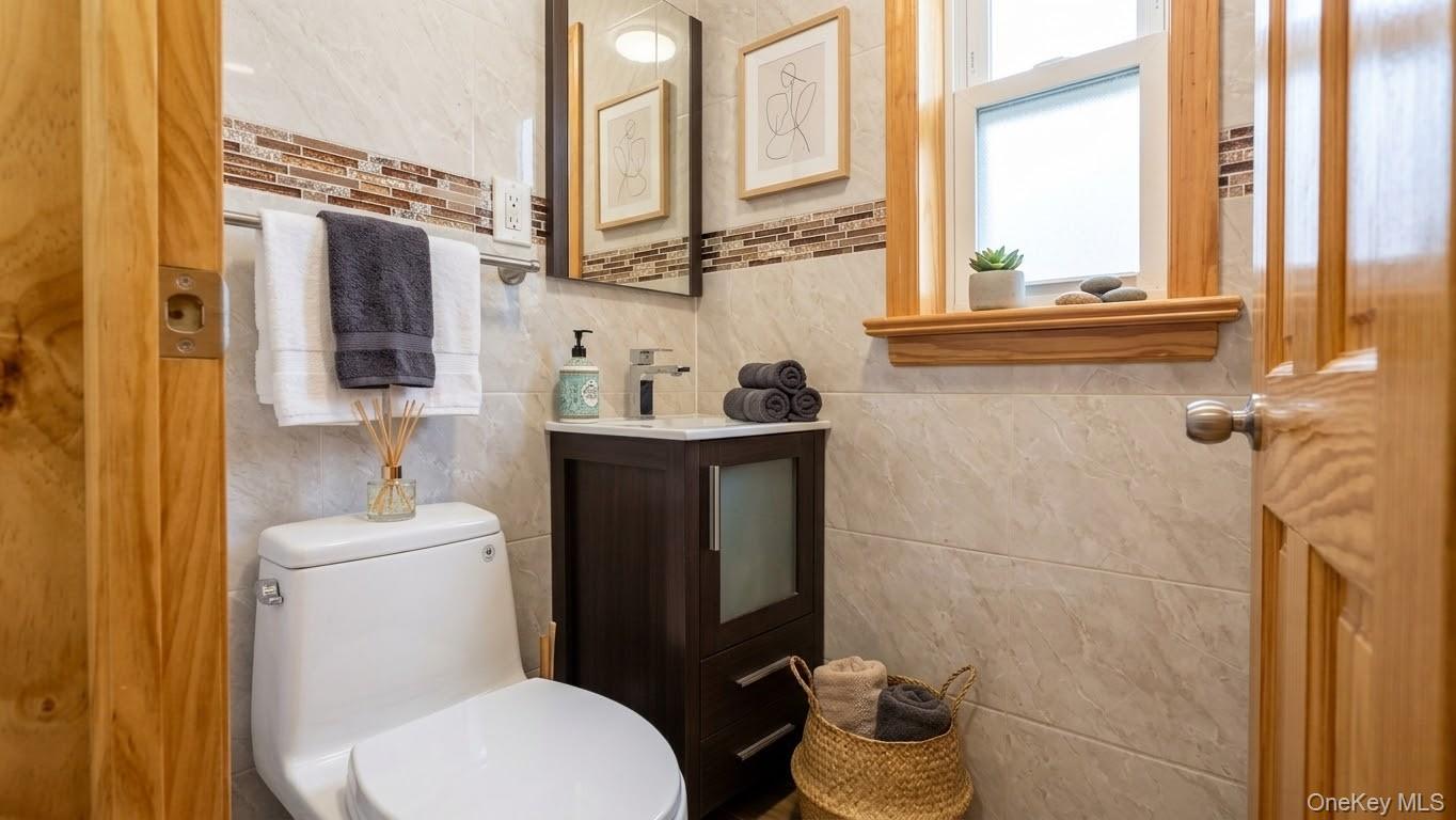 5031 68th Street Property Photo 5