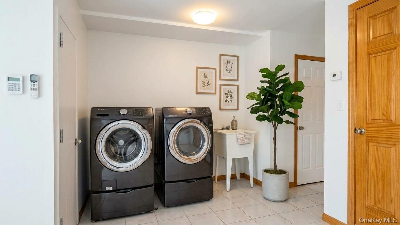 5031 68th Street Property Photo 10