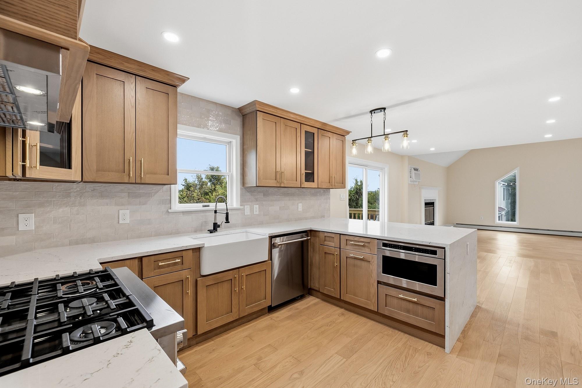 6 Rainbow Crest Property Photo 8