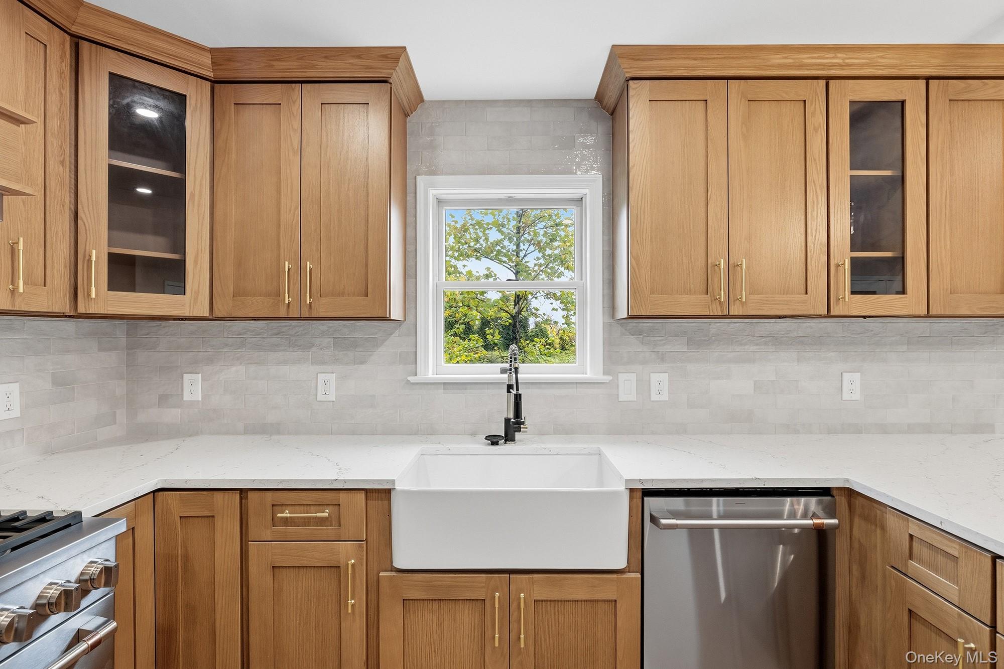 6 Rainbow Crest Property Photo 9