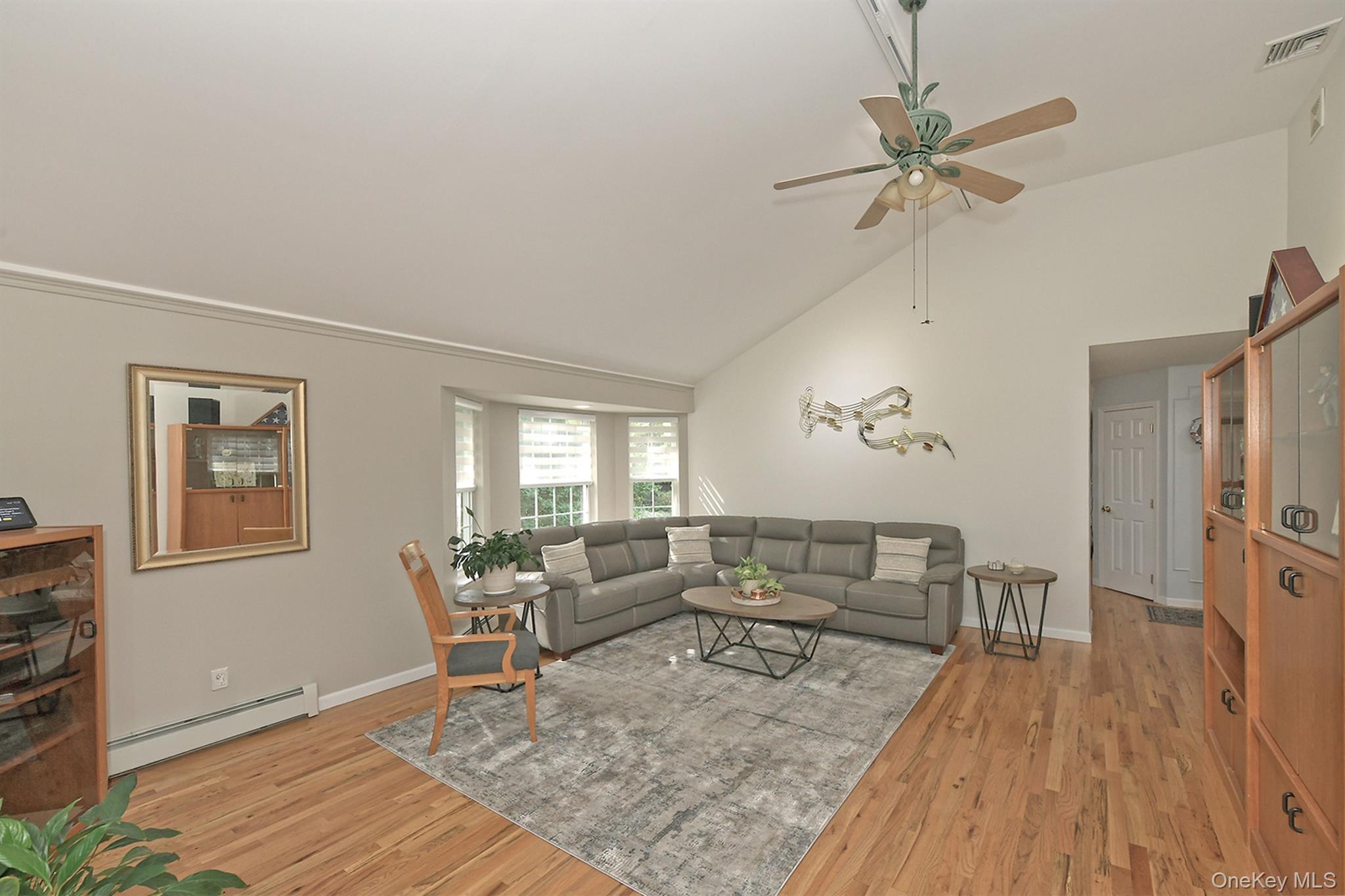 81 C Robinson Avenue Property Photo 4