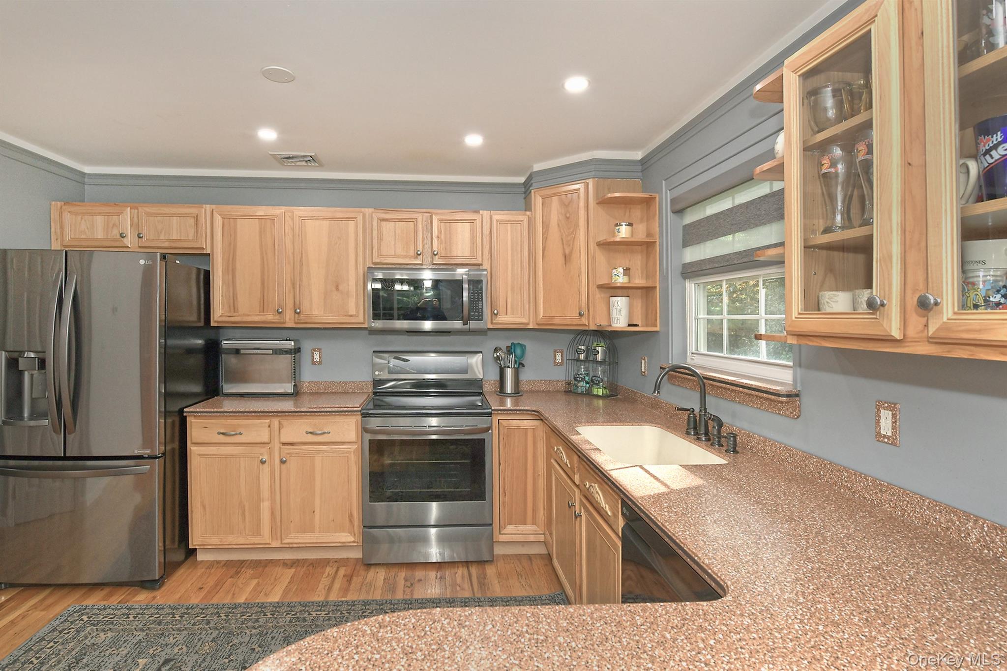81 C Robinson Avenue Property Photo 8