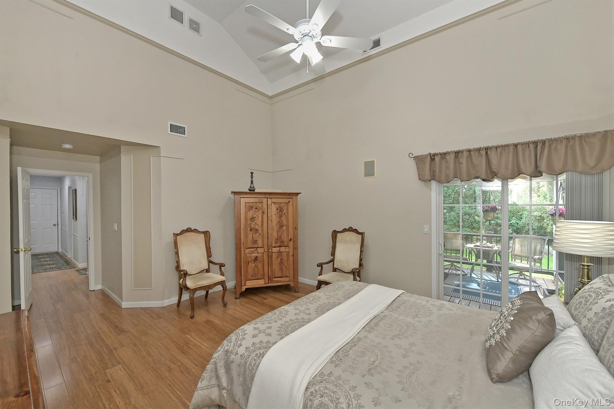 81 C Robinson Avenue Property Photo 11