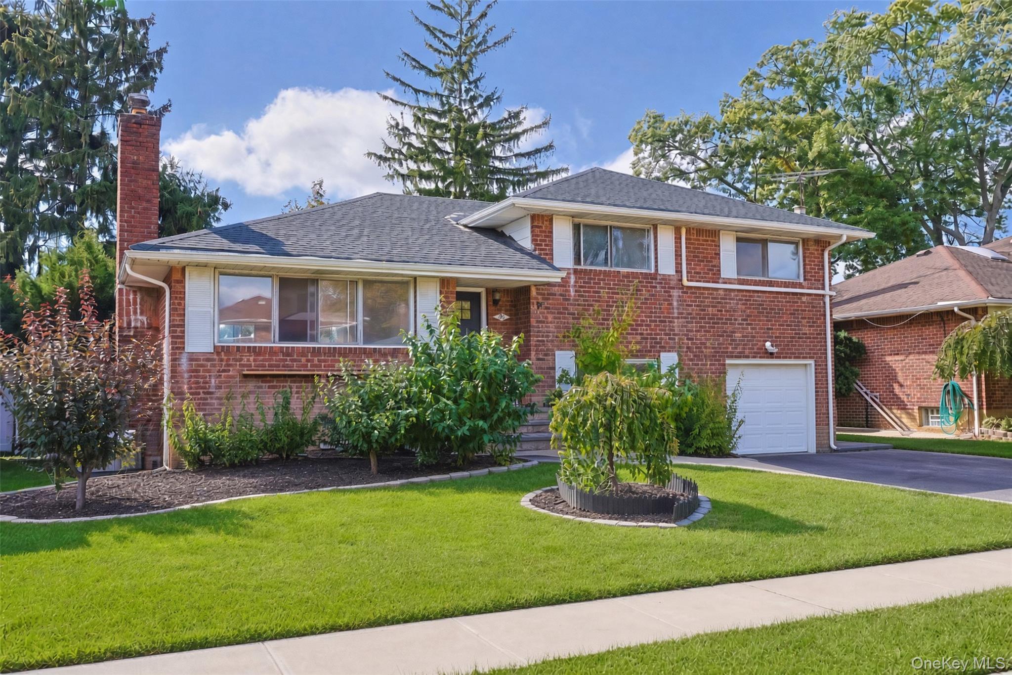 20 Willets Avenue Property Photo 2