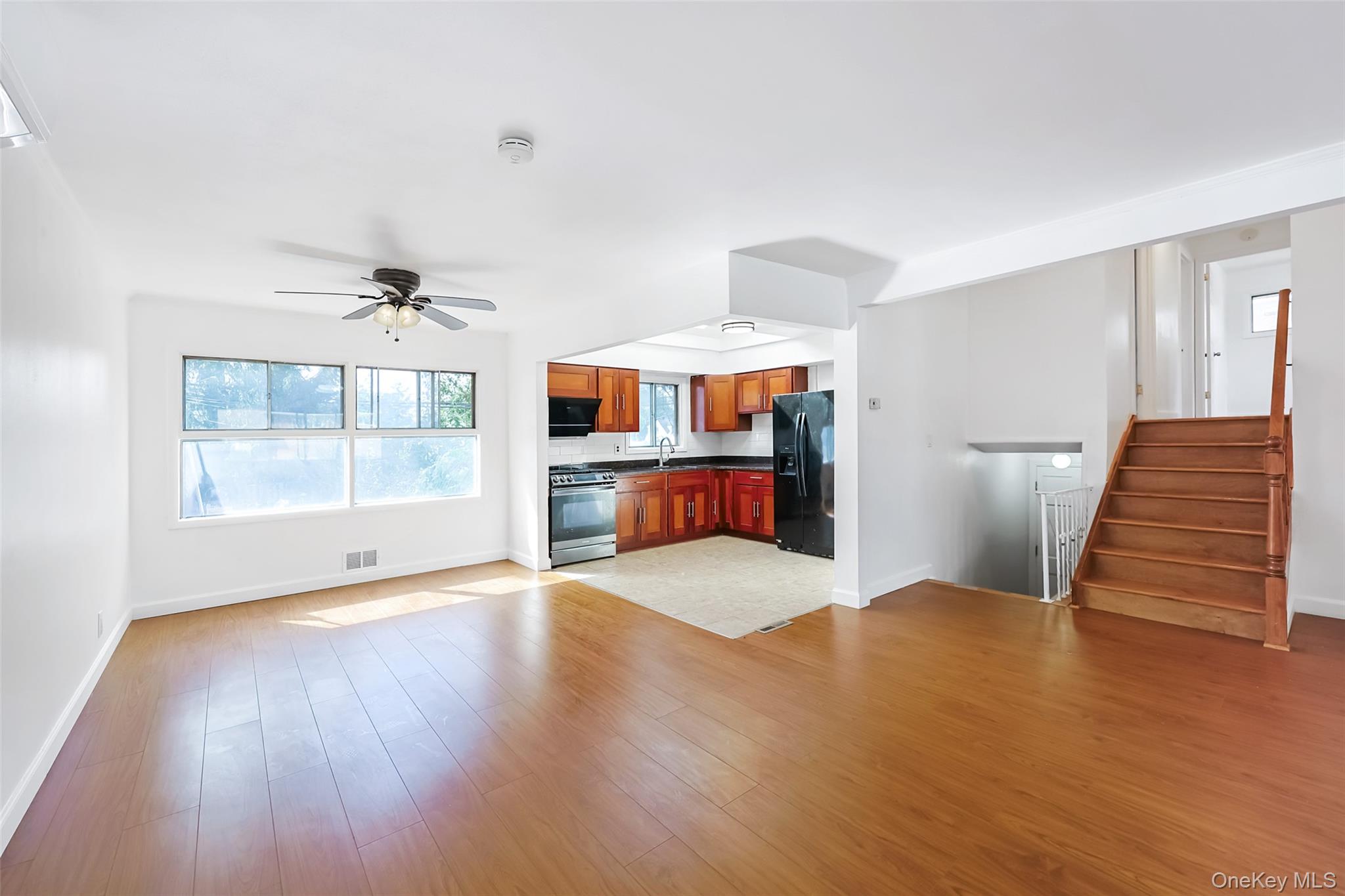 20 Willets Avenue Property Photo 6