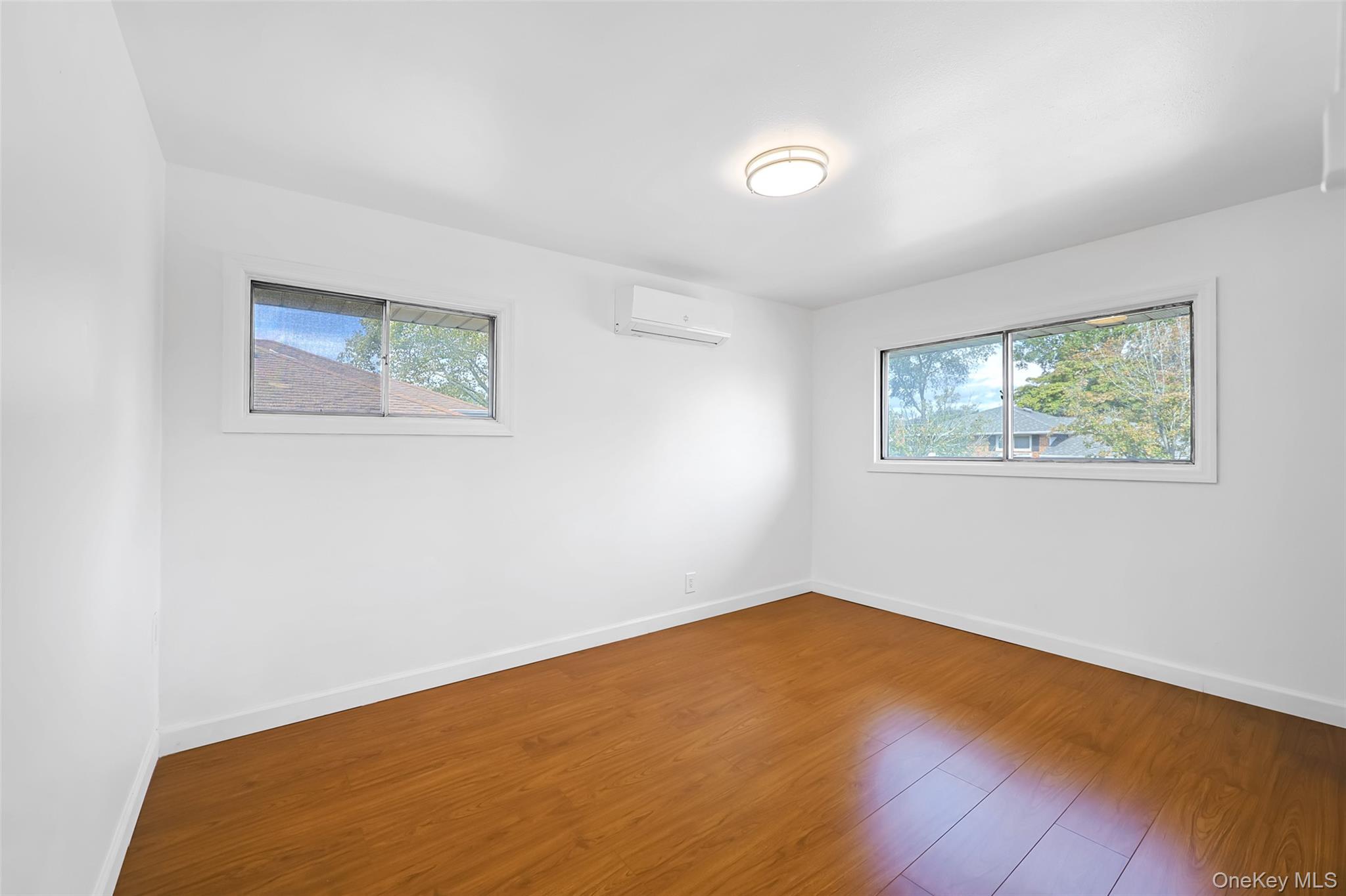 20 Willets Avenue Property Photo 21