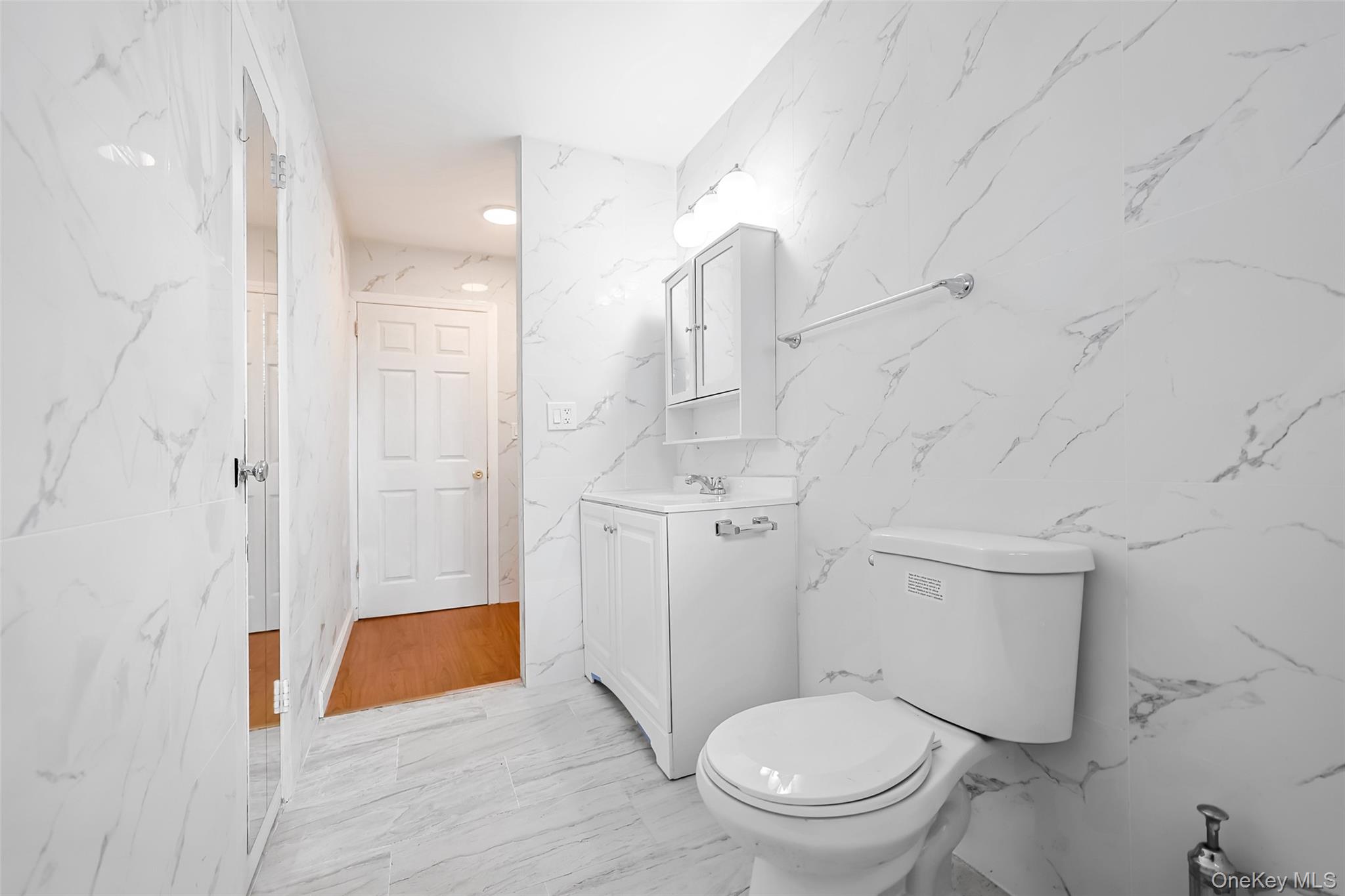 20 Willets Avenue Property Photo 27