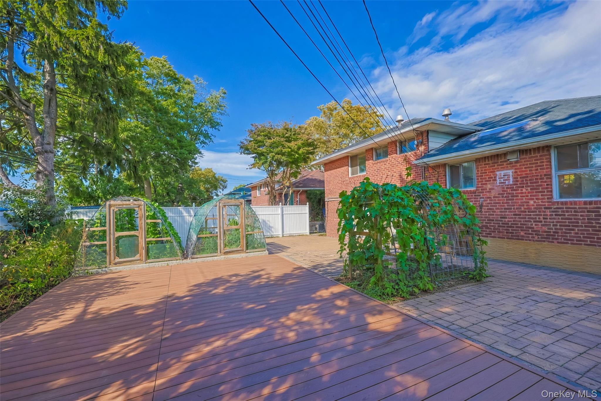20 Willets Avenue Property Photo 30