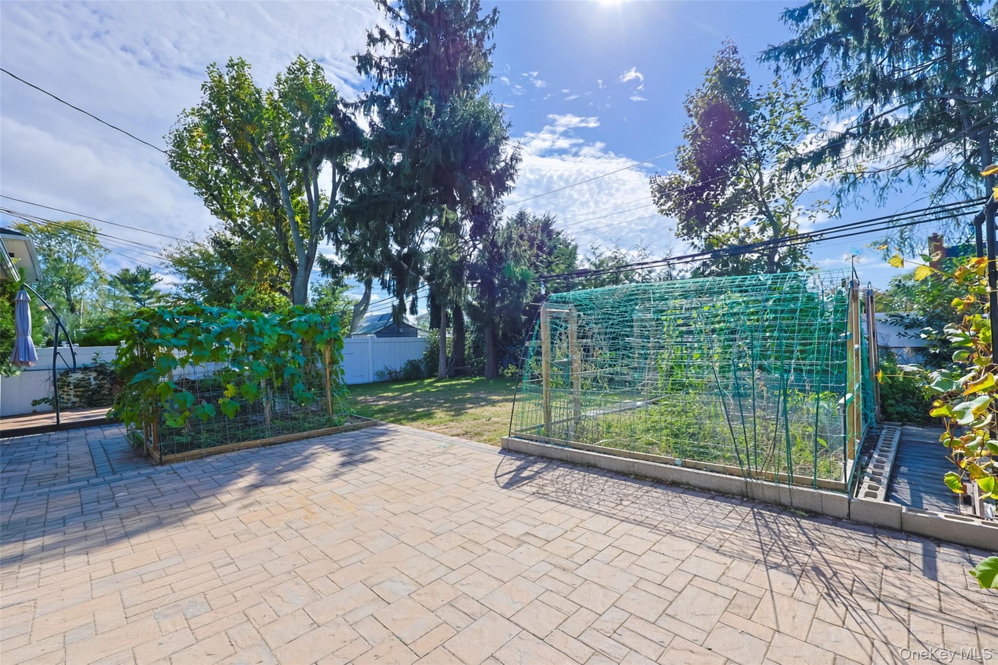20 Willets Avenue Property Photo 31