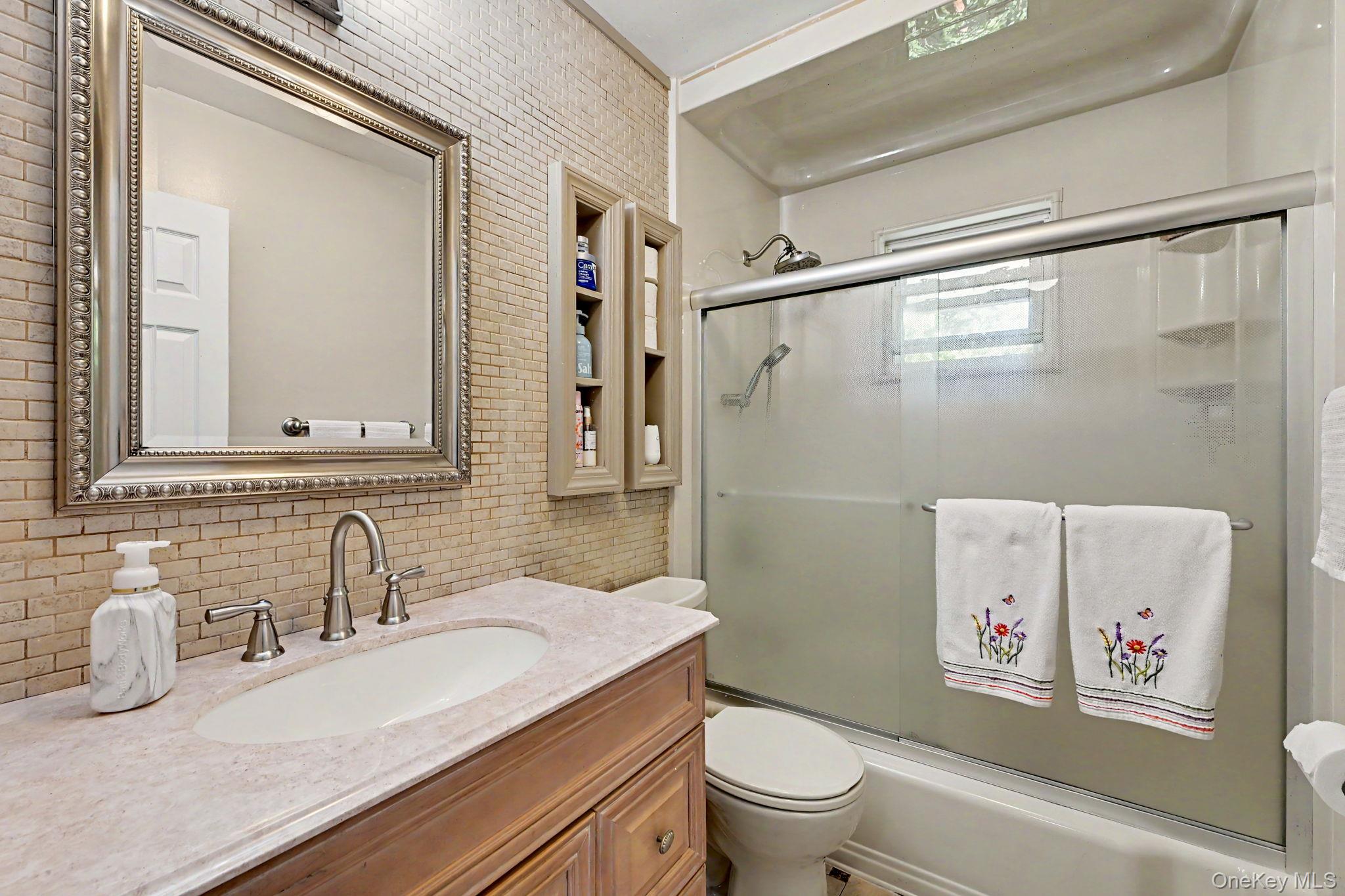3235 Lincoln Drive Property Photo 19
