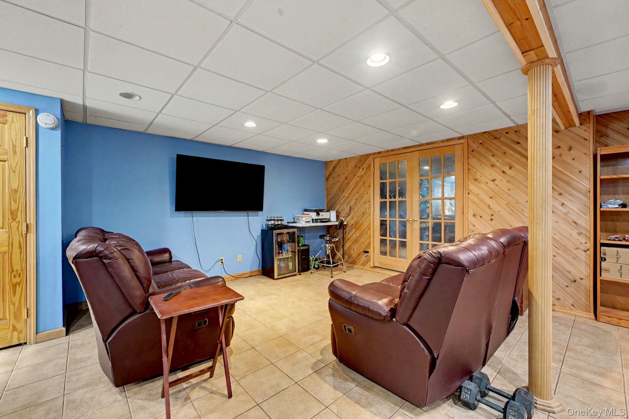 3235 Lincoln Drive Property Photo 24