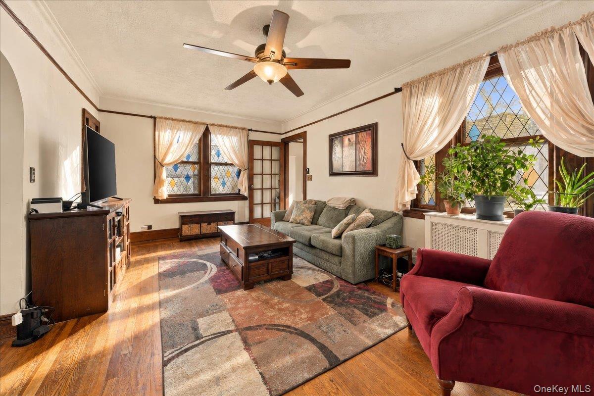 196 Hillside Avenue Property Photo 2