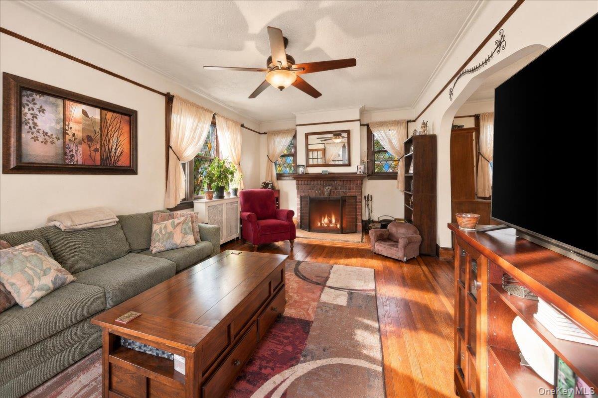 196 Hillside Avenue Property Photo 4