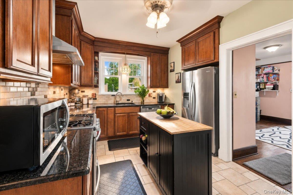 196 Hillside Avenue Property Photo 8