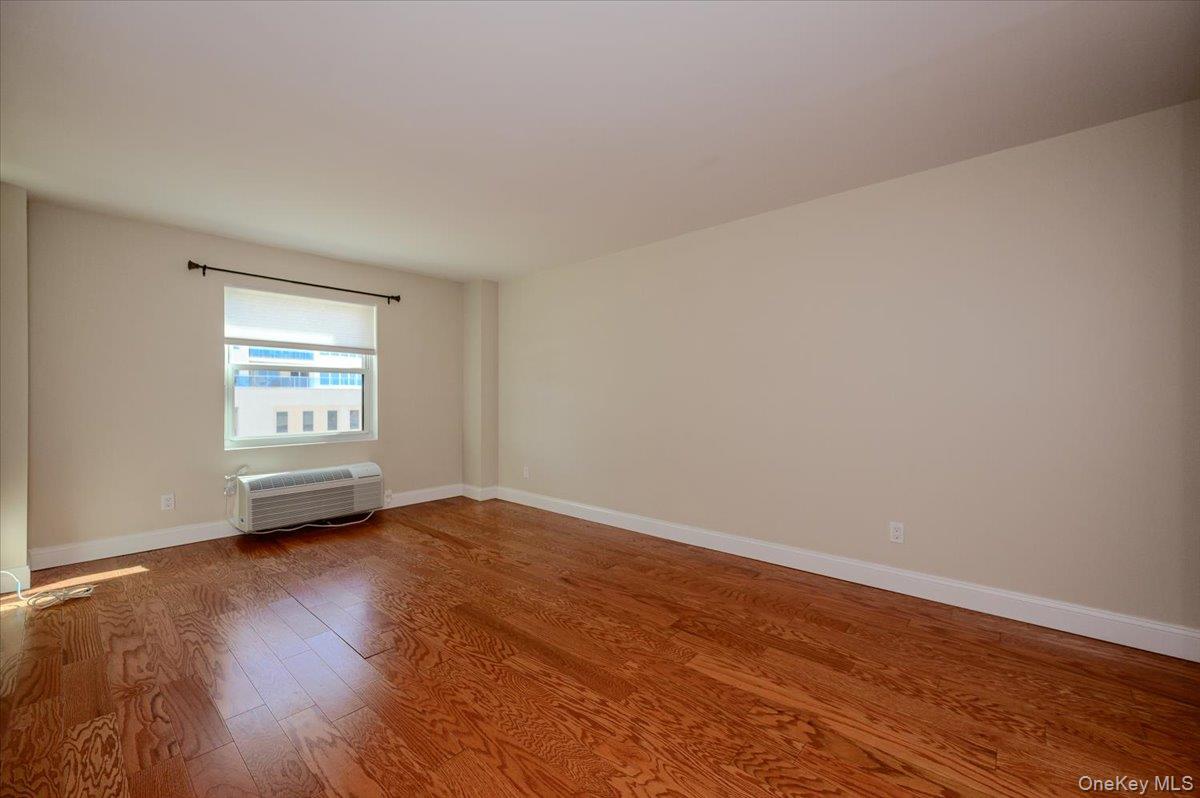 360 Shore Road 3b Property Photo 13