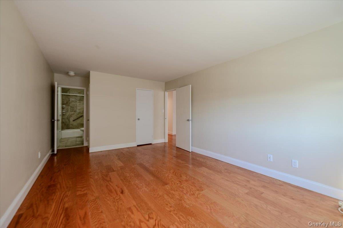 360 Shore Road 3b Property Photo 14