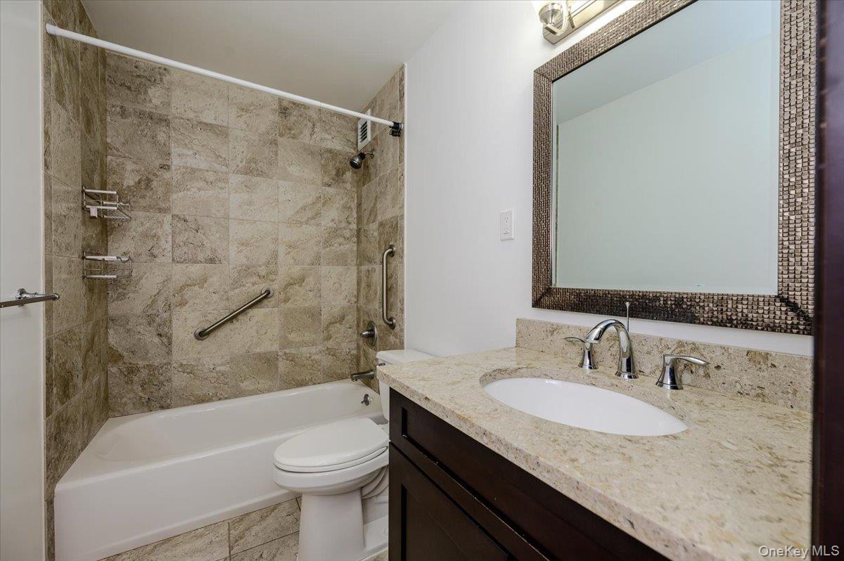 360 Shore Road 3b Property Photo 15