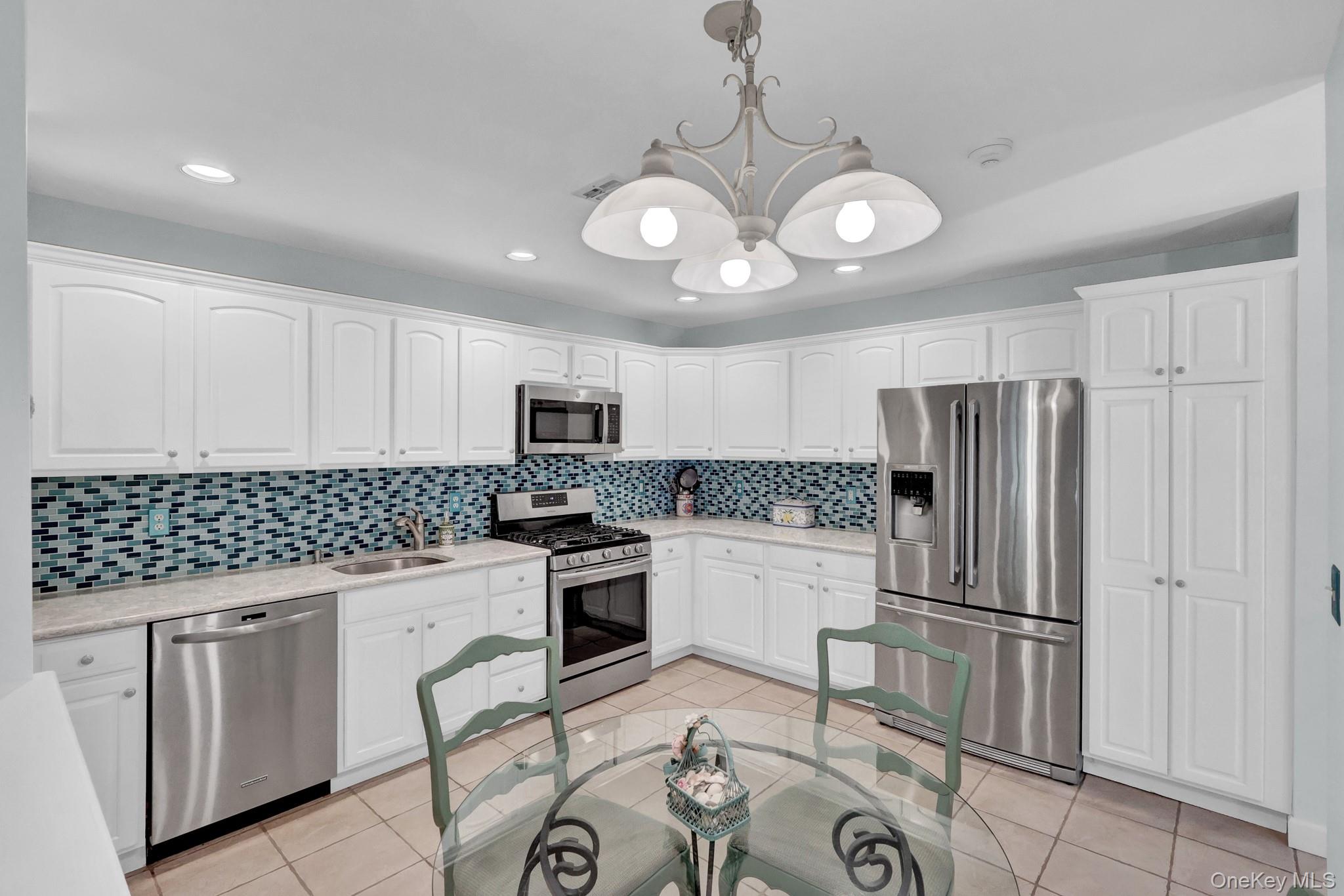 208 Erik Drive Property Photo 11