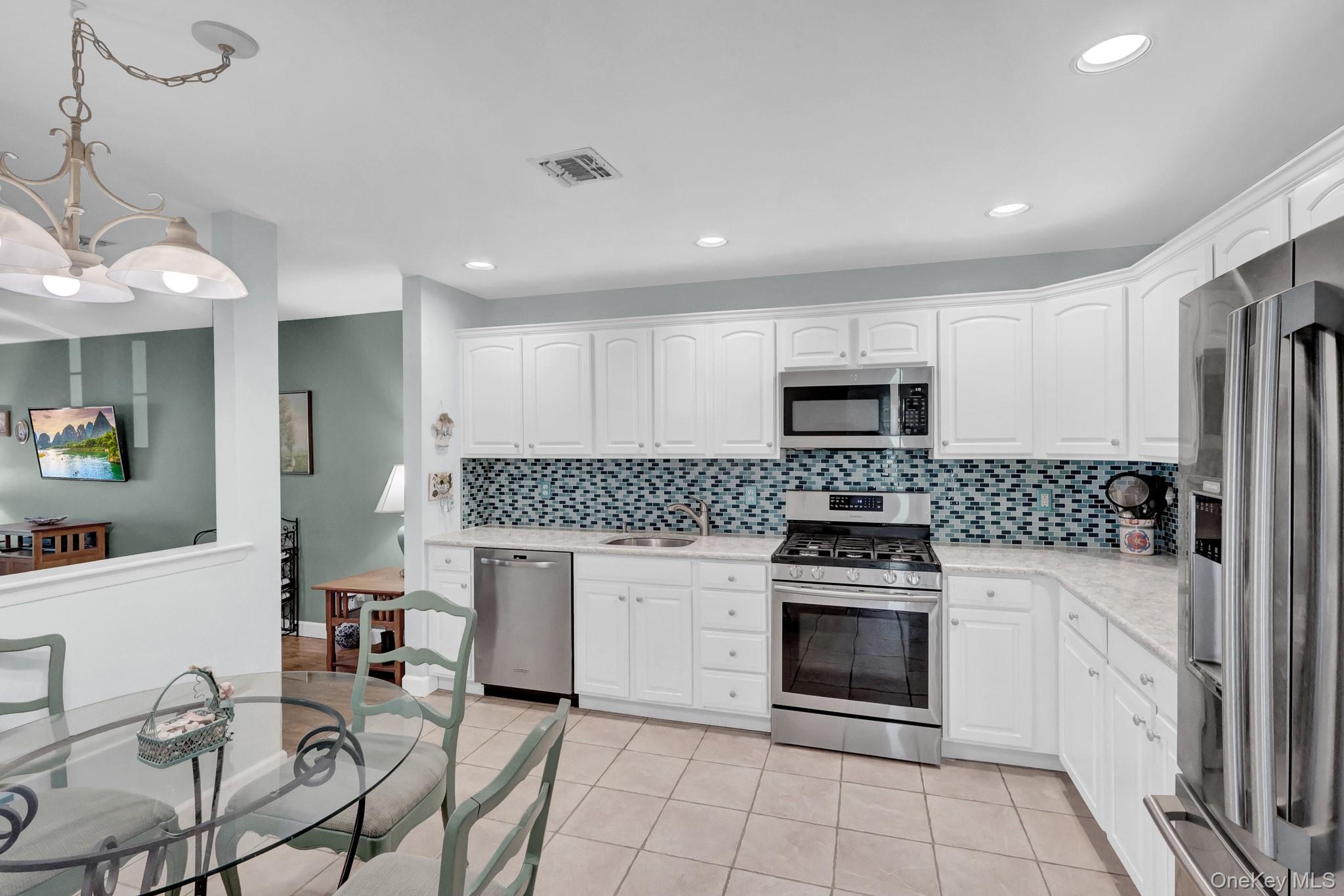 208 Erik Drive Property Photo 12