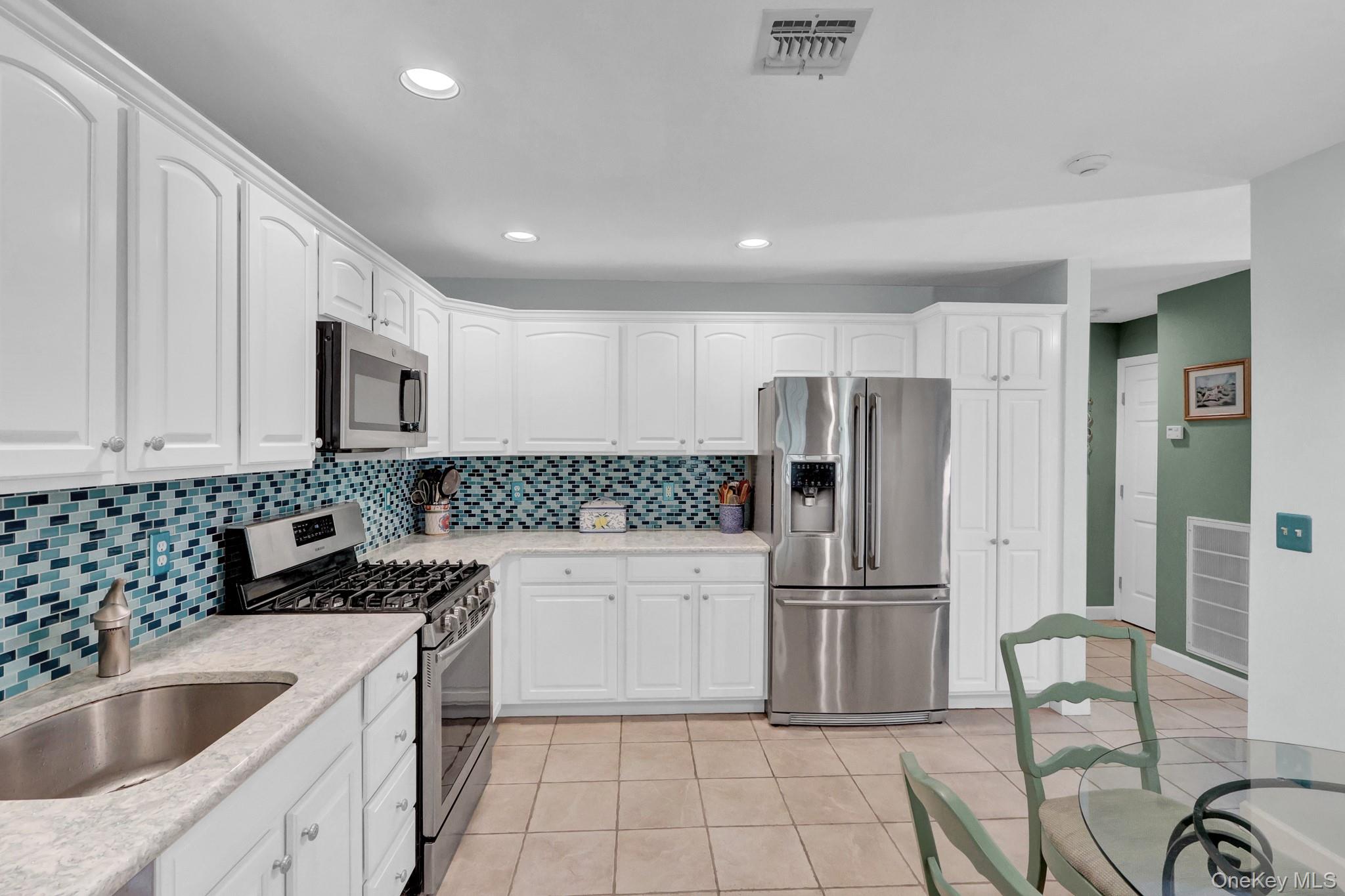 208 Erik Drive Property Photo 15