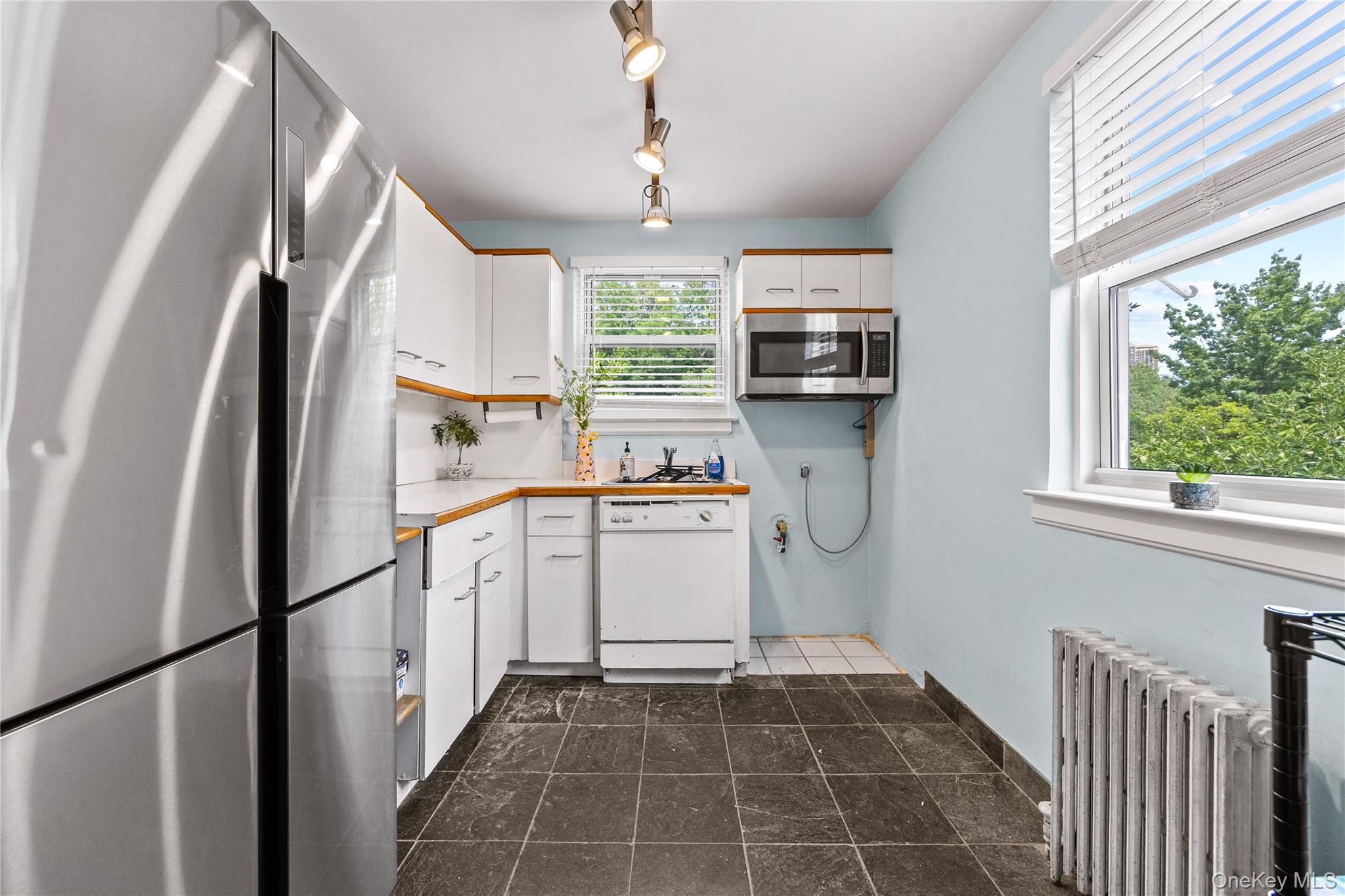 70-45b 260th Street B Property Photo 4