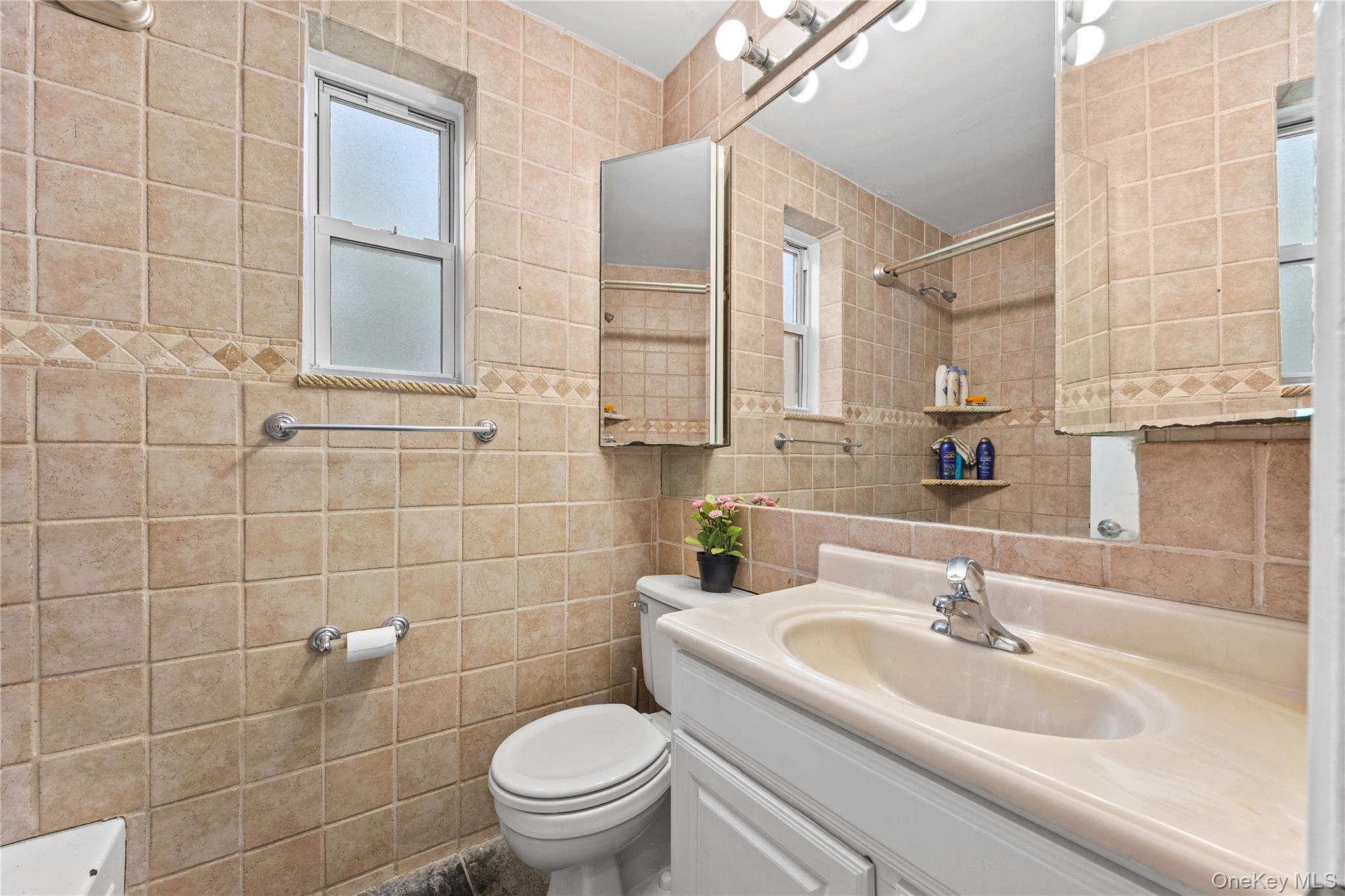 70-45b 260th Street B Property Photo 22