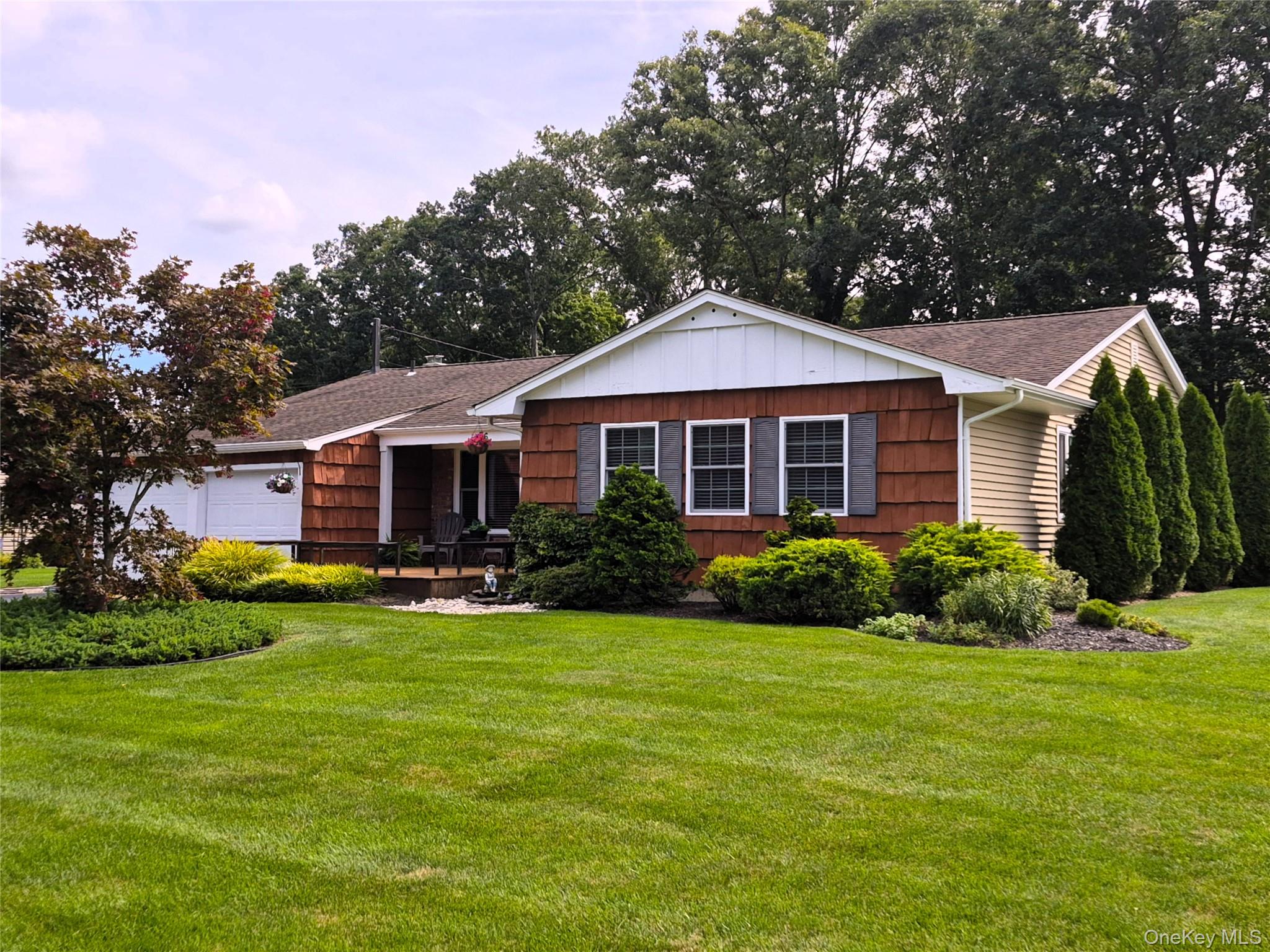 36 W Denis Lane Property Photo 2