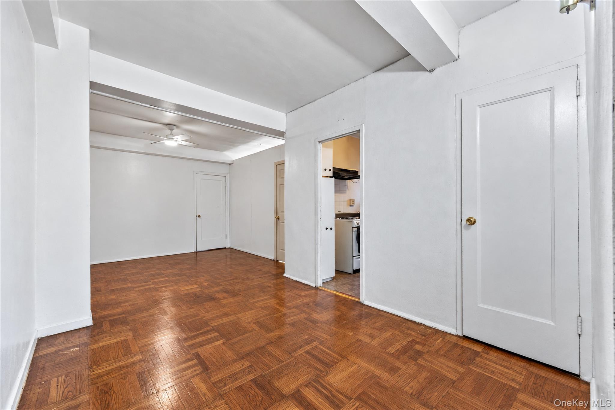 1651 Metropolitan Avenue 5h Property Photo 2