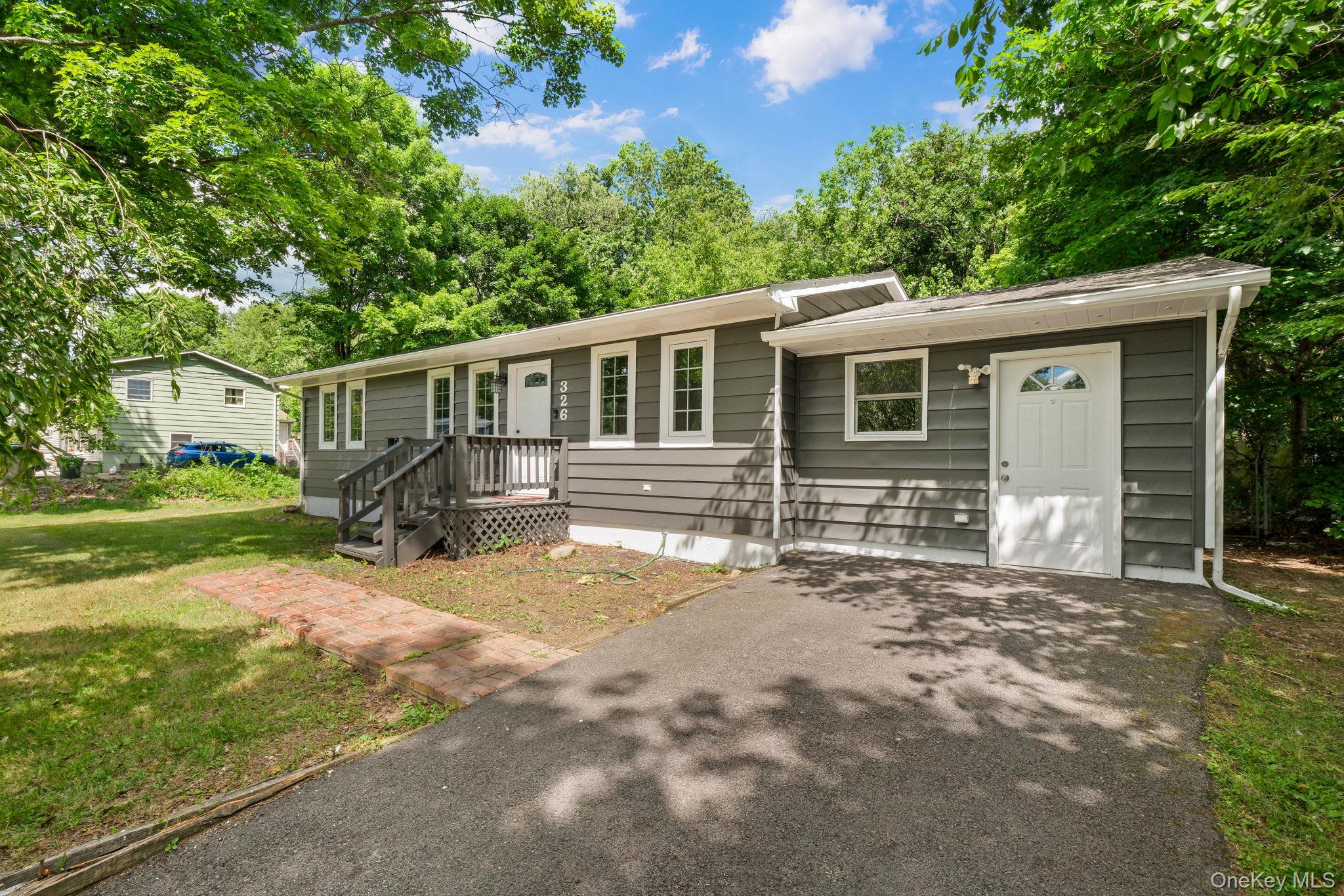 326 Lake Vue Drive Property Photo 2