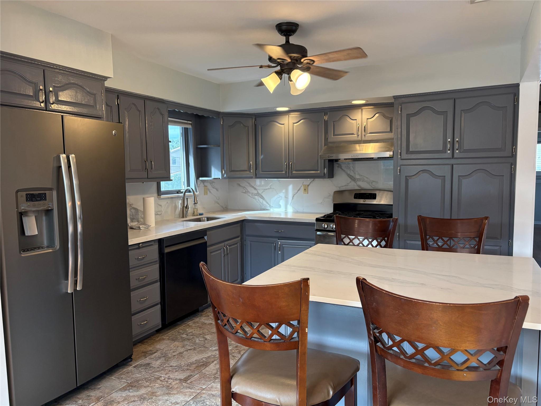 6 Warbler Lane Property Photo 3