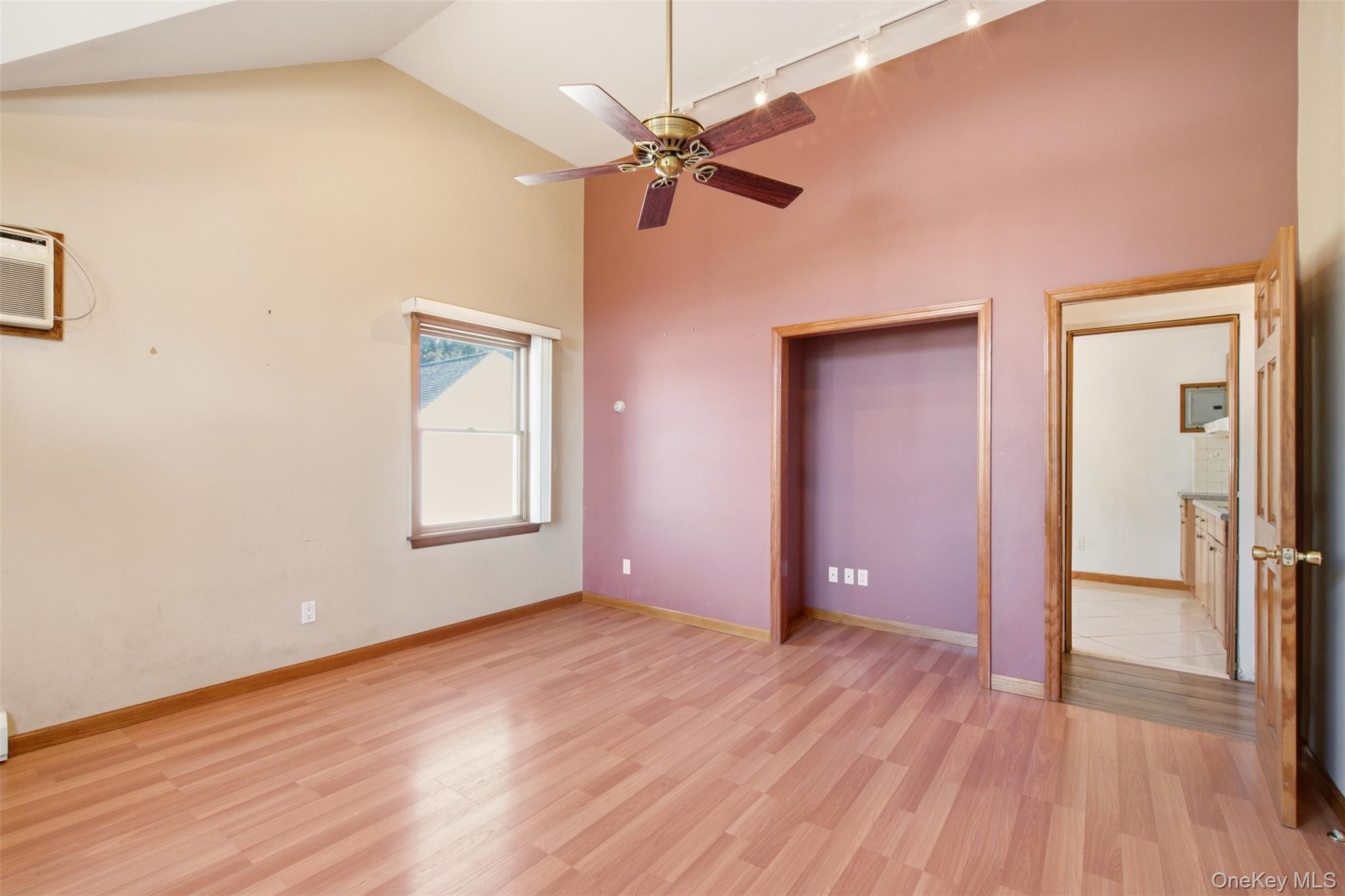 2093 Bergen Street Property Photo 13
