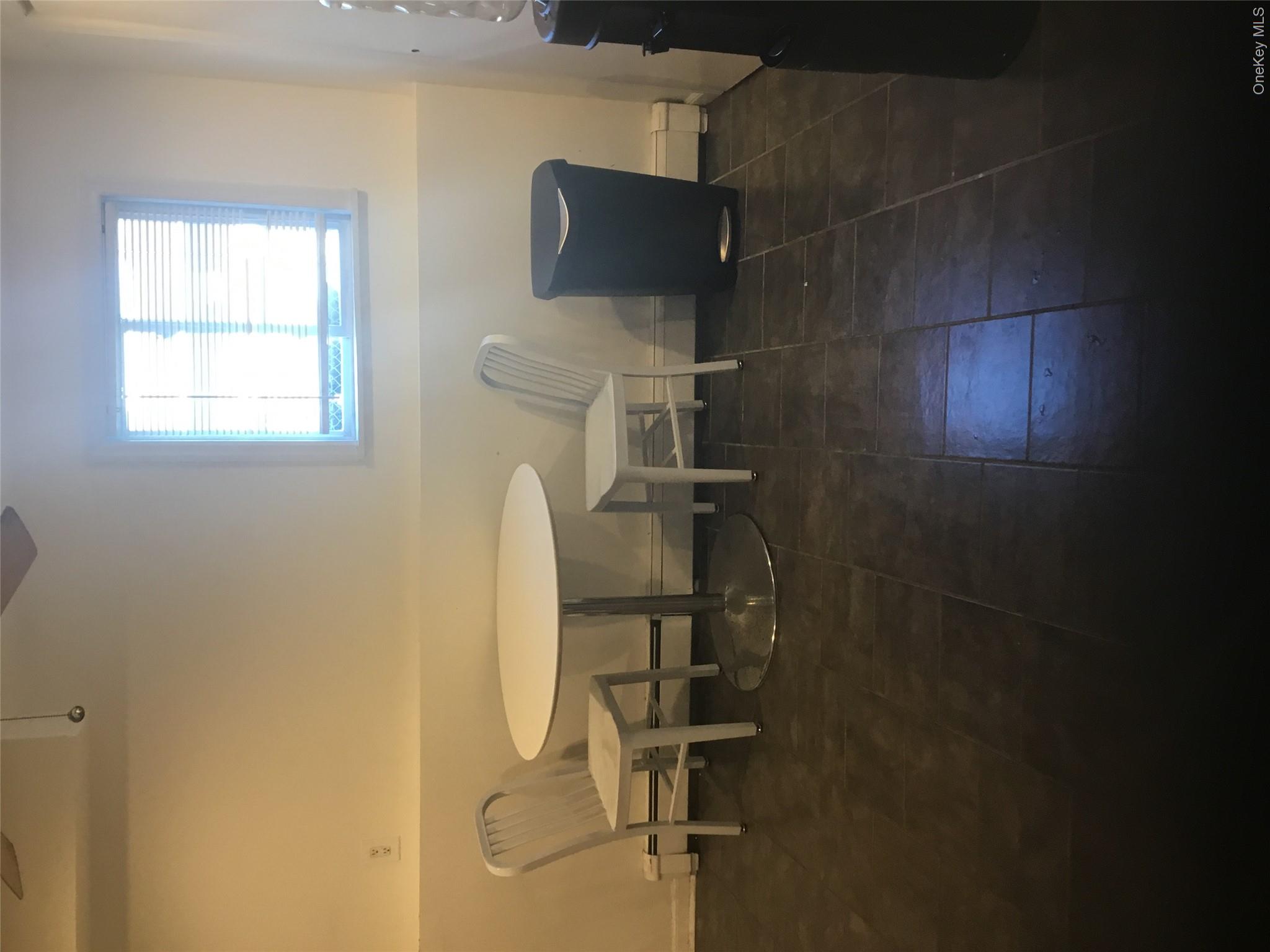 51 Nassau Lane Main Property Photo 3