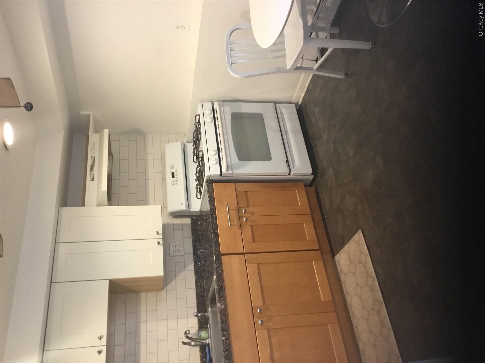 51 Nassau Lane Main Property Photo 4