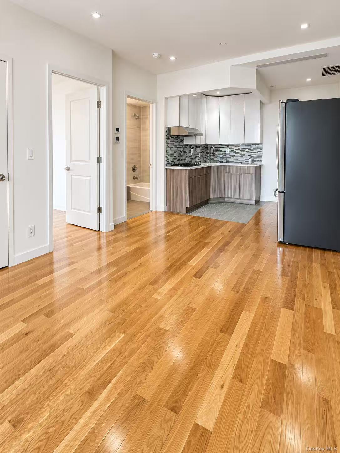 4223 Parsons Boulevard 2d Property Photo 3