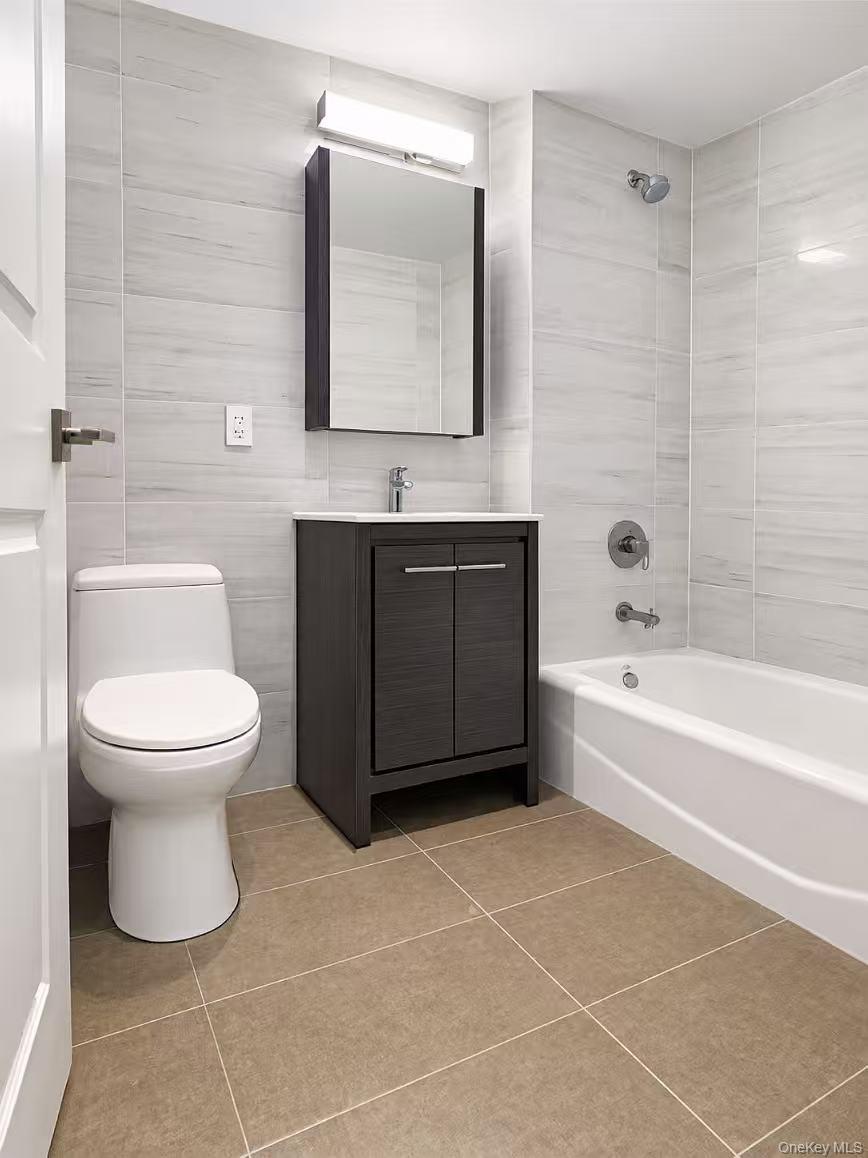 4223 Parsons Boulevard 2d Property Photo 6