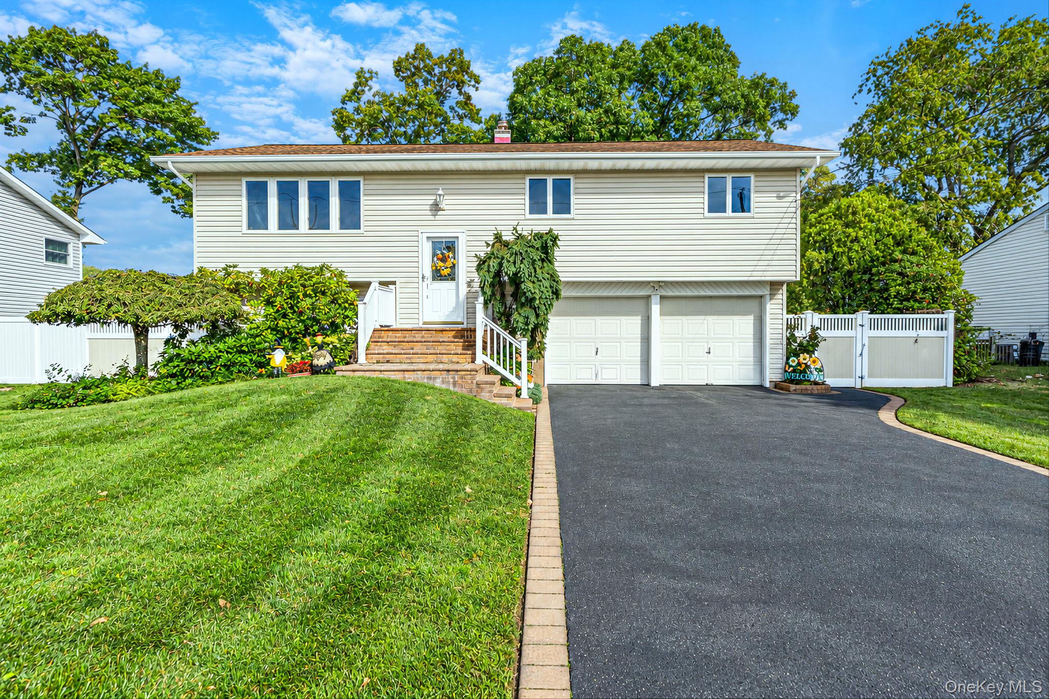 251 Manhasset Street Property Photo 1
