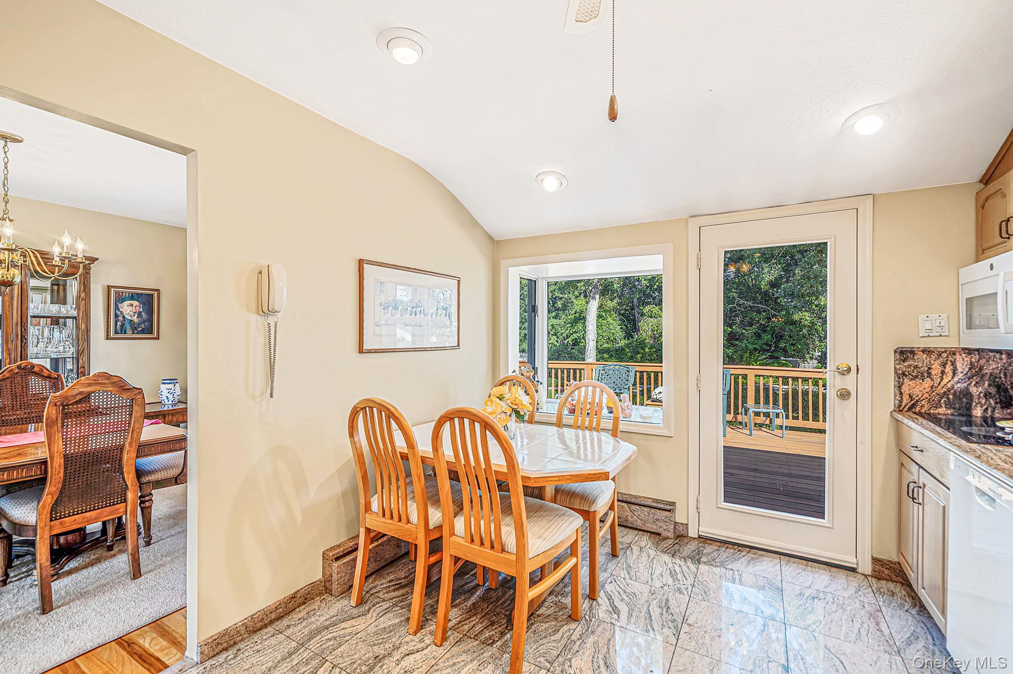 251 Manhasset Street Property Photo 10