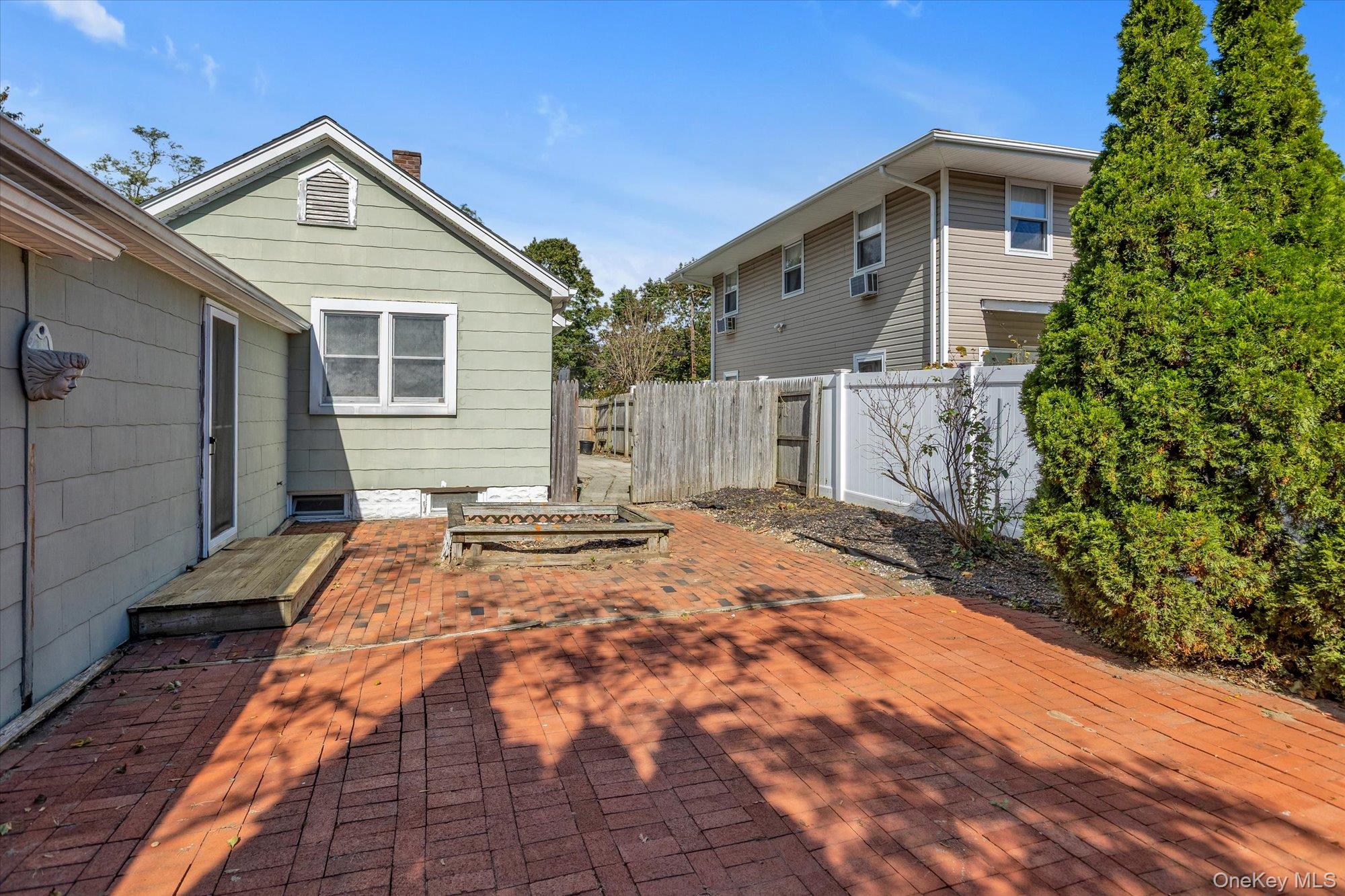 8 Rockne Street Property Photo 17