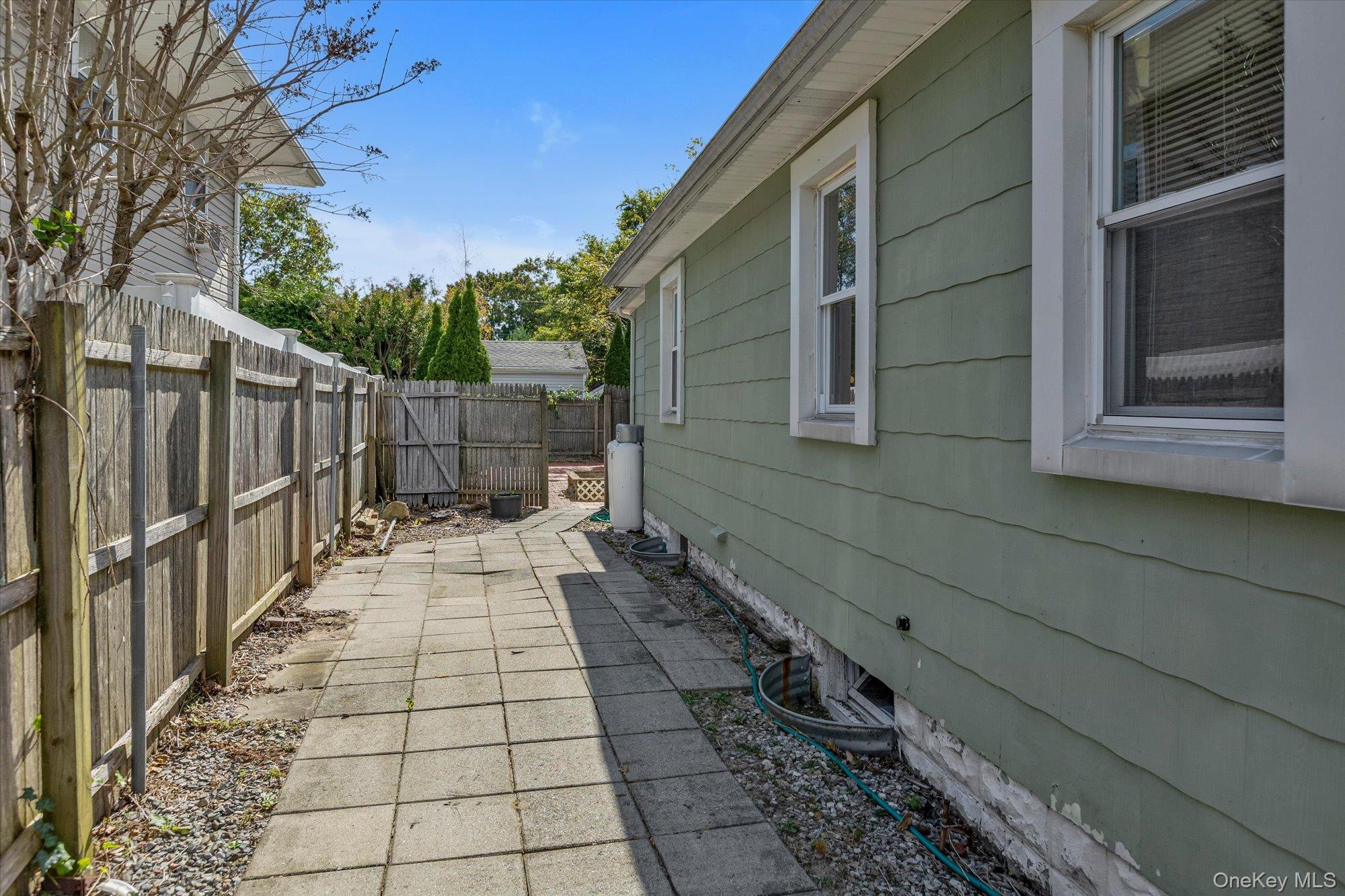 8 Rockne Street Property Photo 18