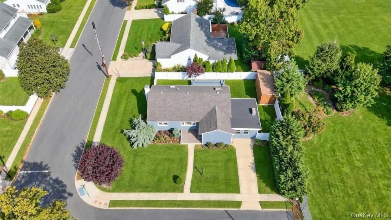 1871 Relyea Drive Property Photo 2